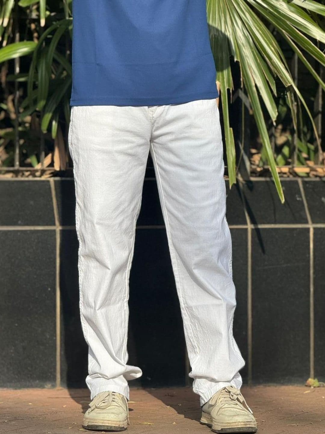 me Queen Men Straight Fit Mid-Rise Stretchable Jeans - view 1