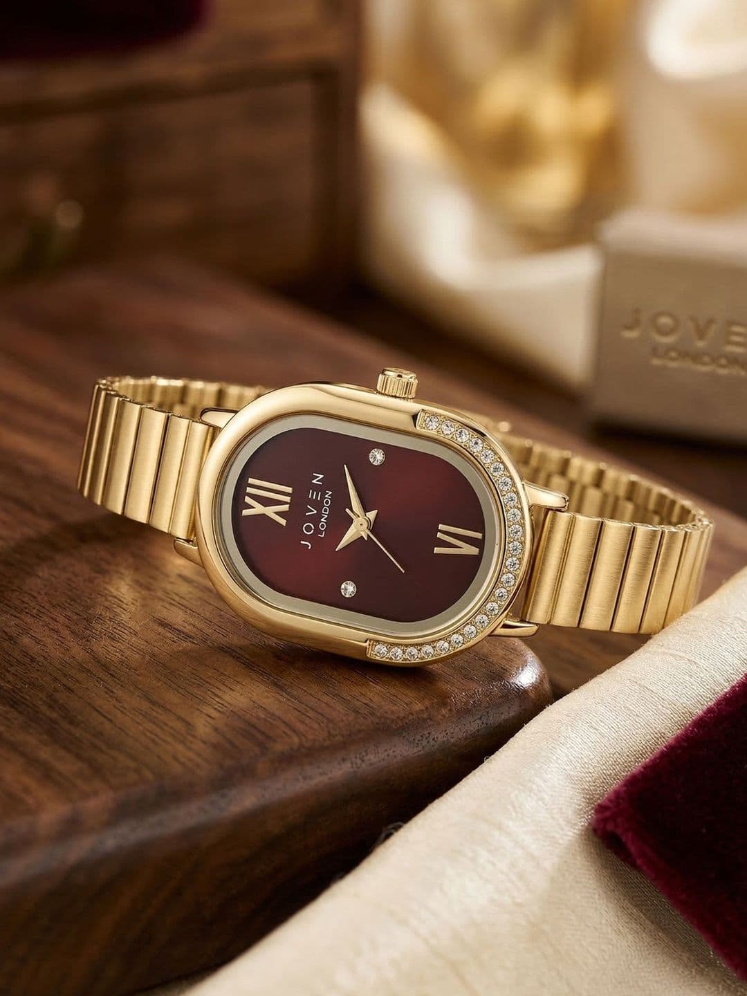 Joven Women Embellished Dial & Stainless Steel Bracelet Style Straps Analogue Watch J8-D - view 1