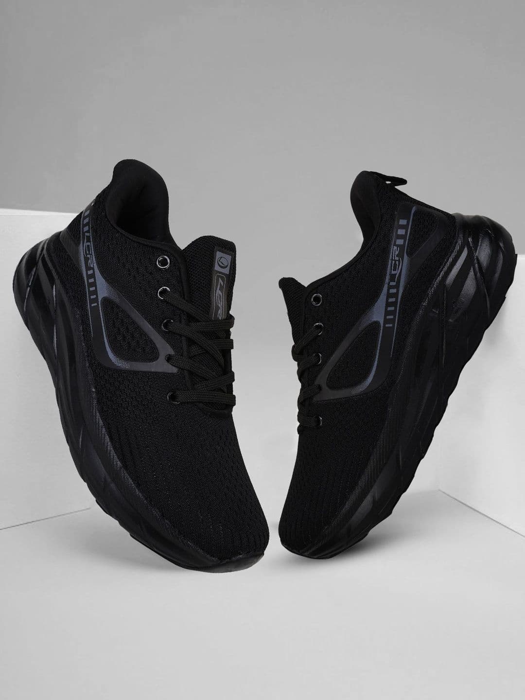 Lancer Men Running Non-Marking Shoes - view 1
