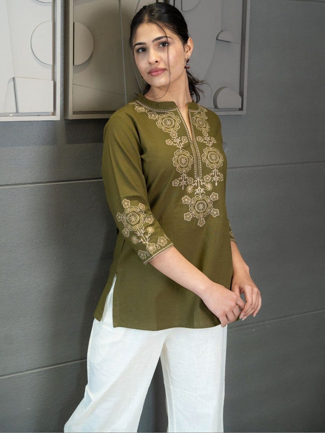 TWINS LADY Mandarin Collar Embroidered Ethnic Tunic - view 1