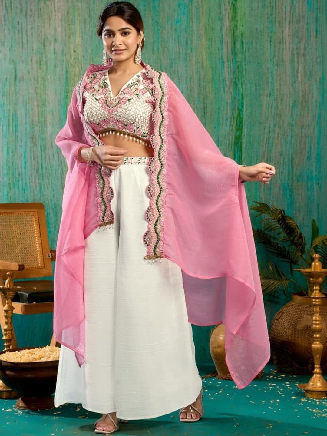 Sajjan studio Women Floral Embroidered Thread Work Kurti with Palazzos & With Dupatta - view 1