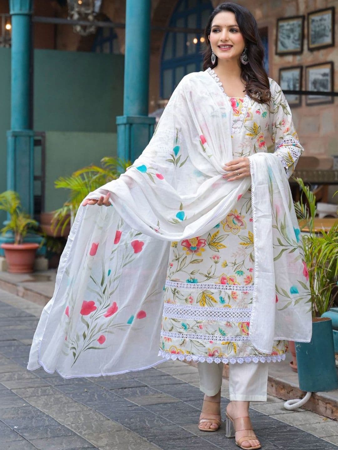 RiRi Women Floral Printed Regular Pure Cotton Kurta with Trousers & With Dupatta - view 1