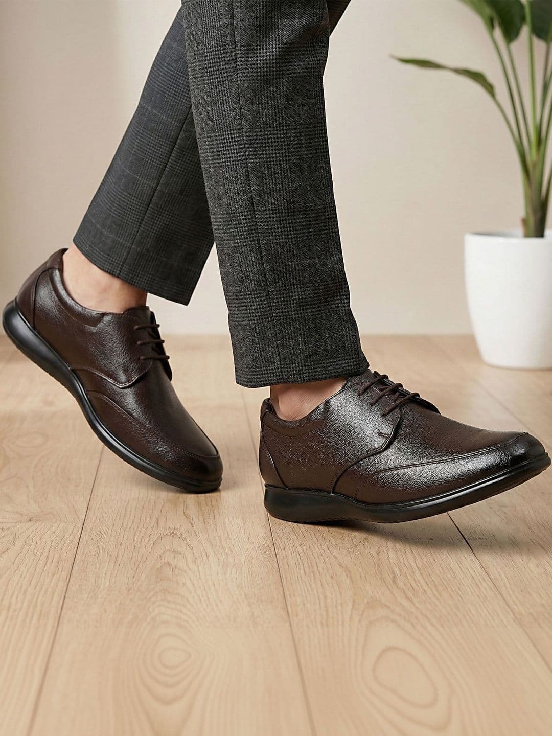 KRAASA Men Pointed Toe Formal Derbys - view 1