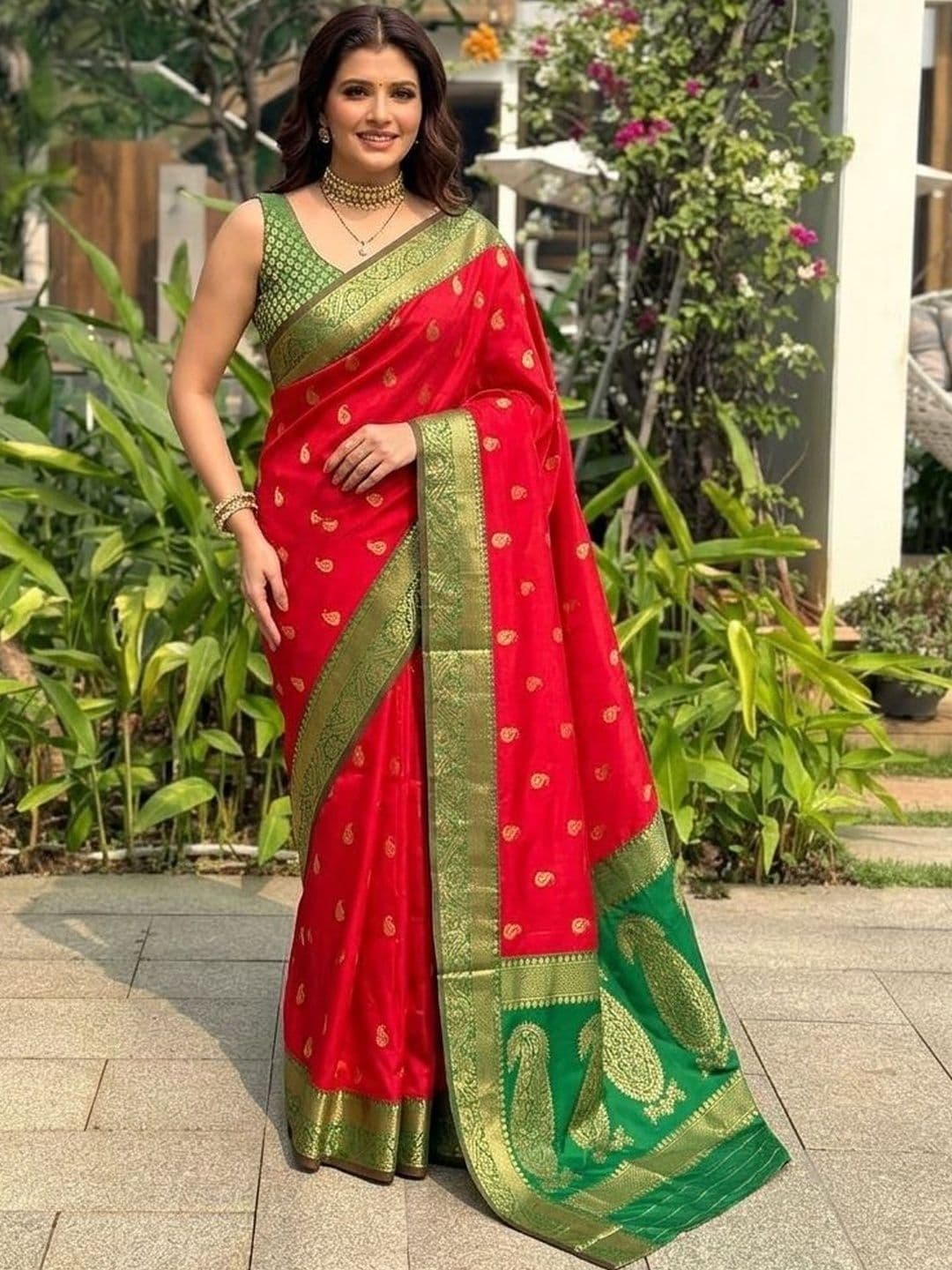 Sangria Woven Design Banarasi Sarees With Unstitched Blouse Piece - view 1