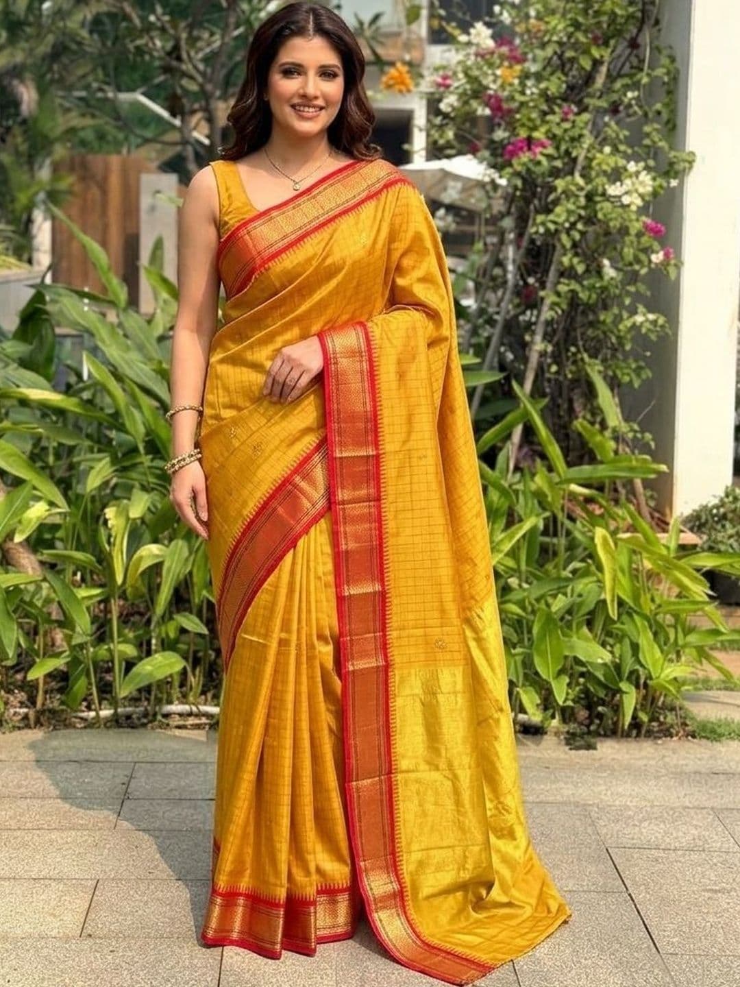 Sangria Woven Design Banarasi Sarees With Unstitched Blouse Piece - view 1