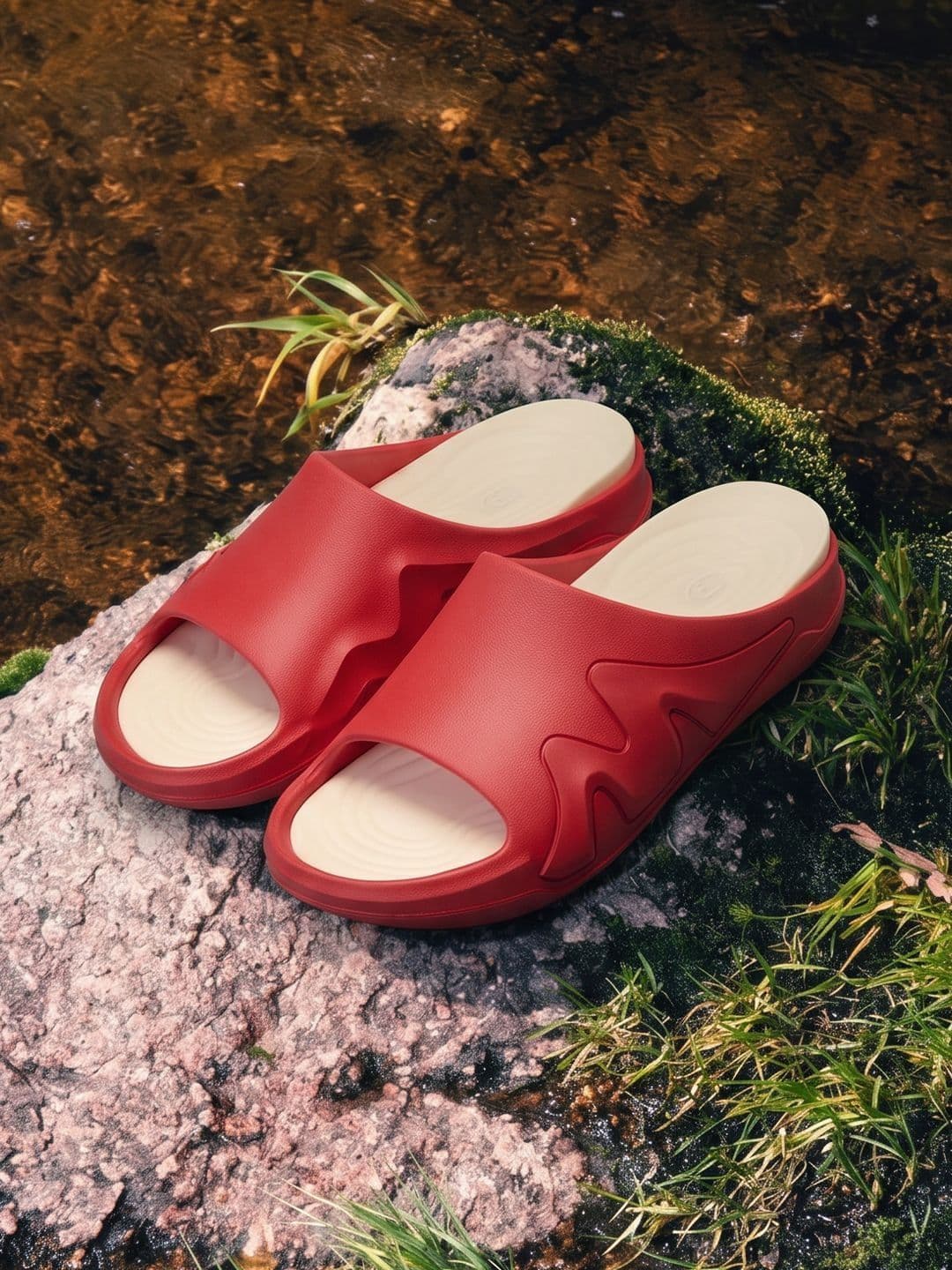 The Souled Store Men Colourblocked Red Sliders - view 1