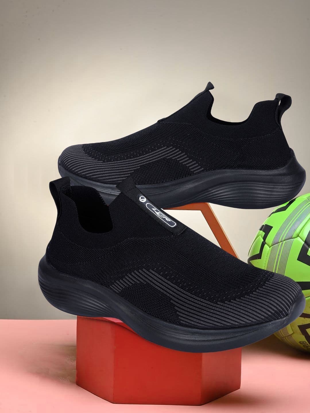 Lancer Men Mesh Running Non-Marking Shoes - view 1