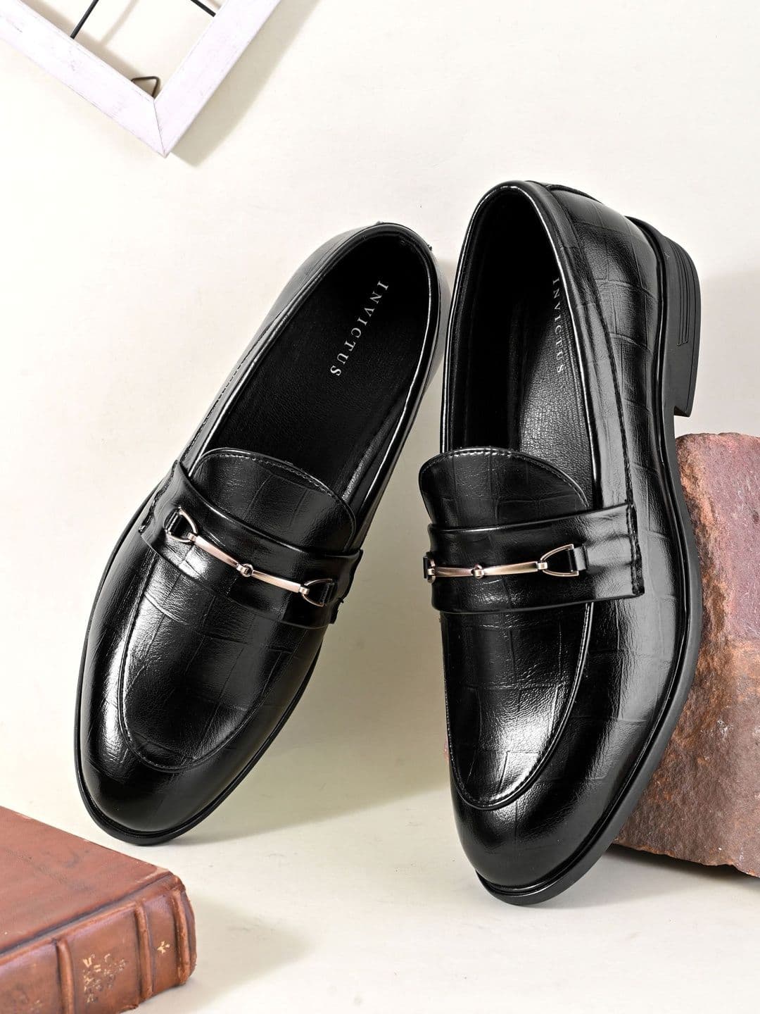 INVICTUS Men Textured Formal Loafers - view 1