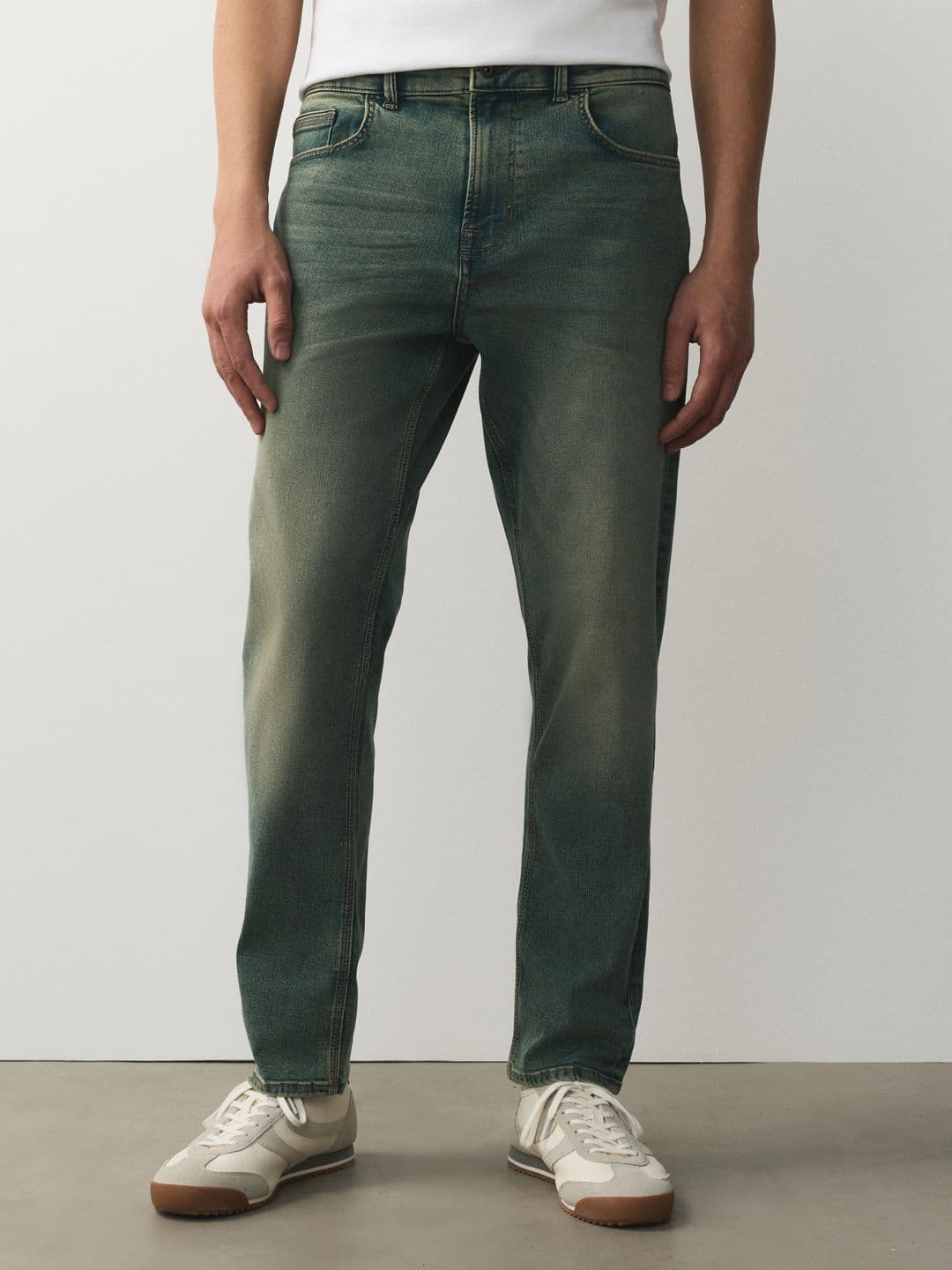 NEXT Men Relaxed Fit Mid-Rise Light Fade Stretchable Jeans - view 1
