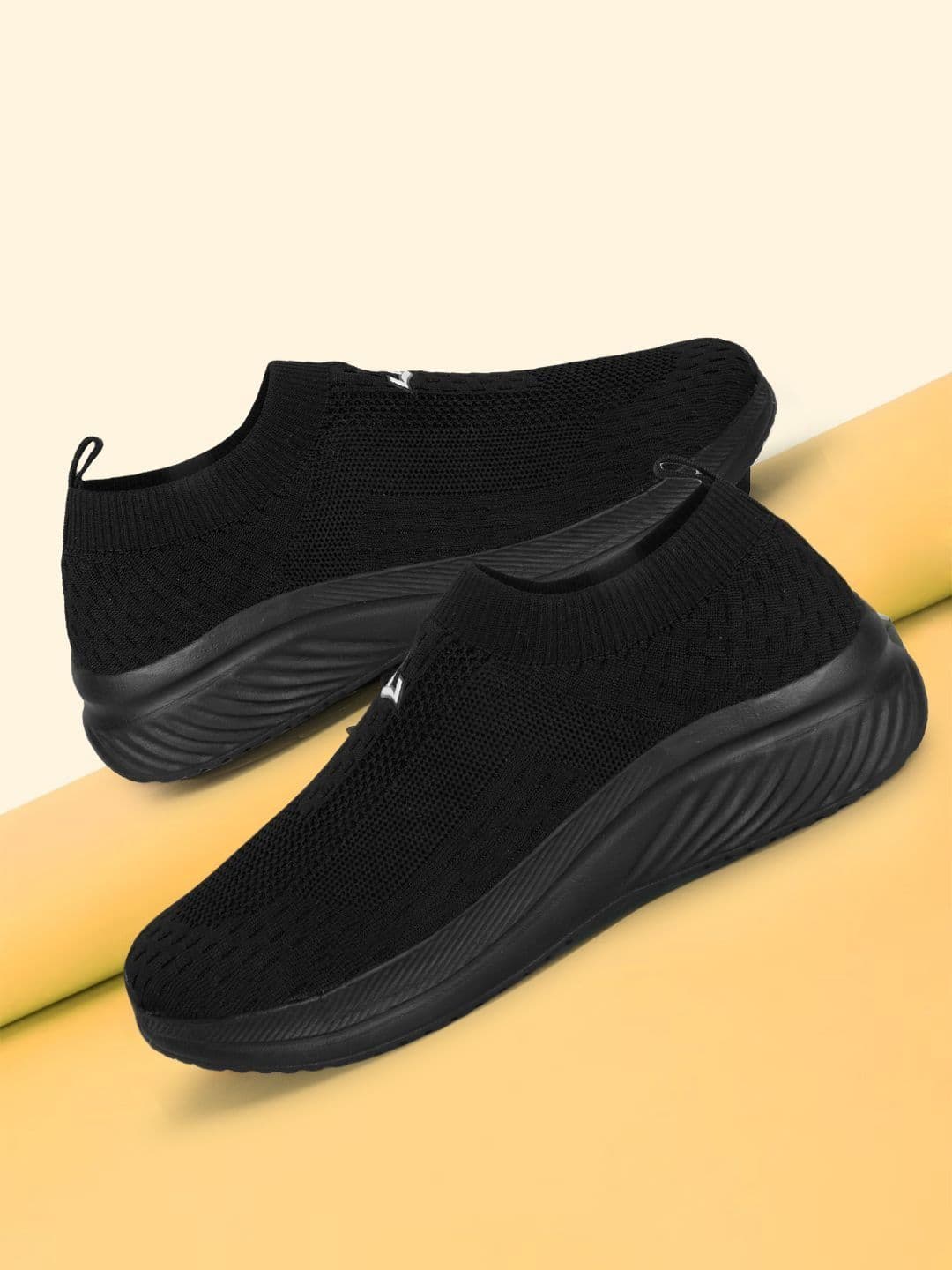 Lancer Men Mesh Walking Non-Marking Shoes - view 1