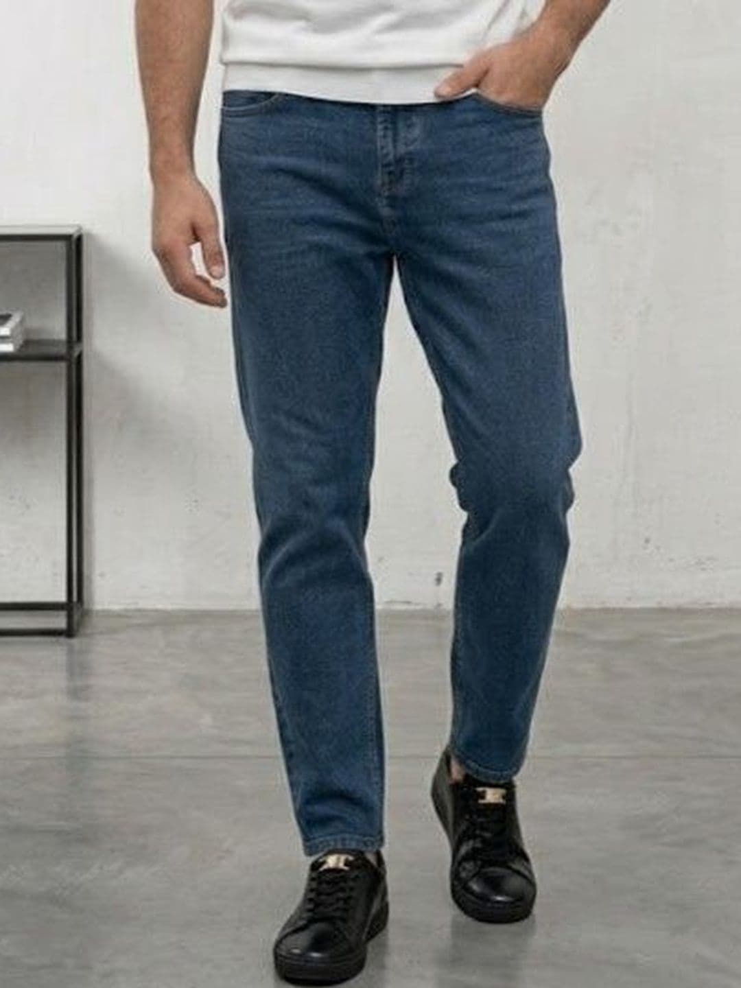 Niffar Fashion Men Mid-Rise Applique Denim Jeans - view 1