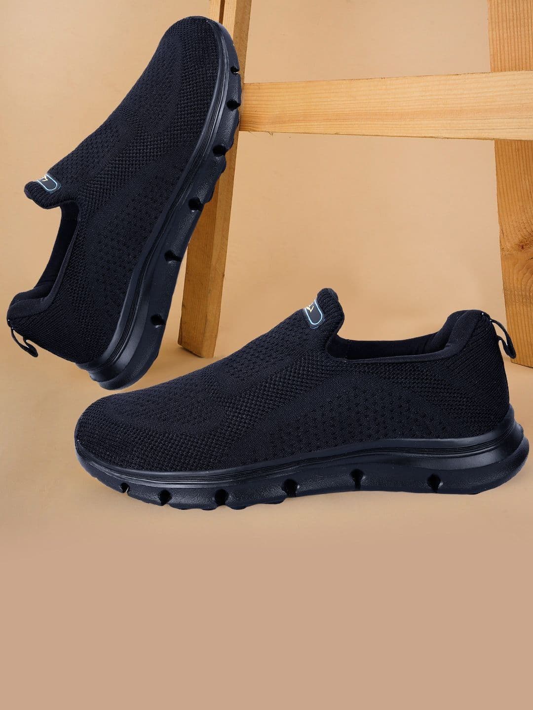 Lancer Men Mesh Running Non-Marking Shoes - view 1