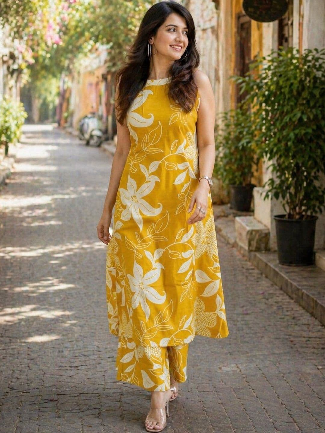 Keitra Women Floral Printed Regular Pure Cotton Kurta with Palazzos - view 1