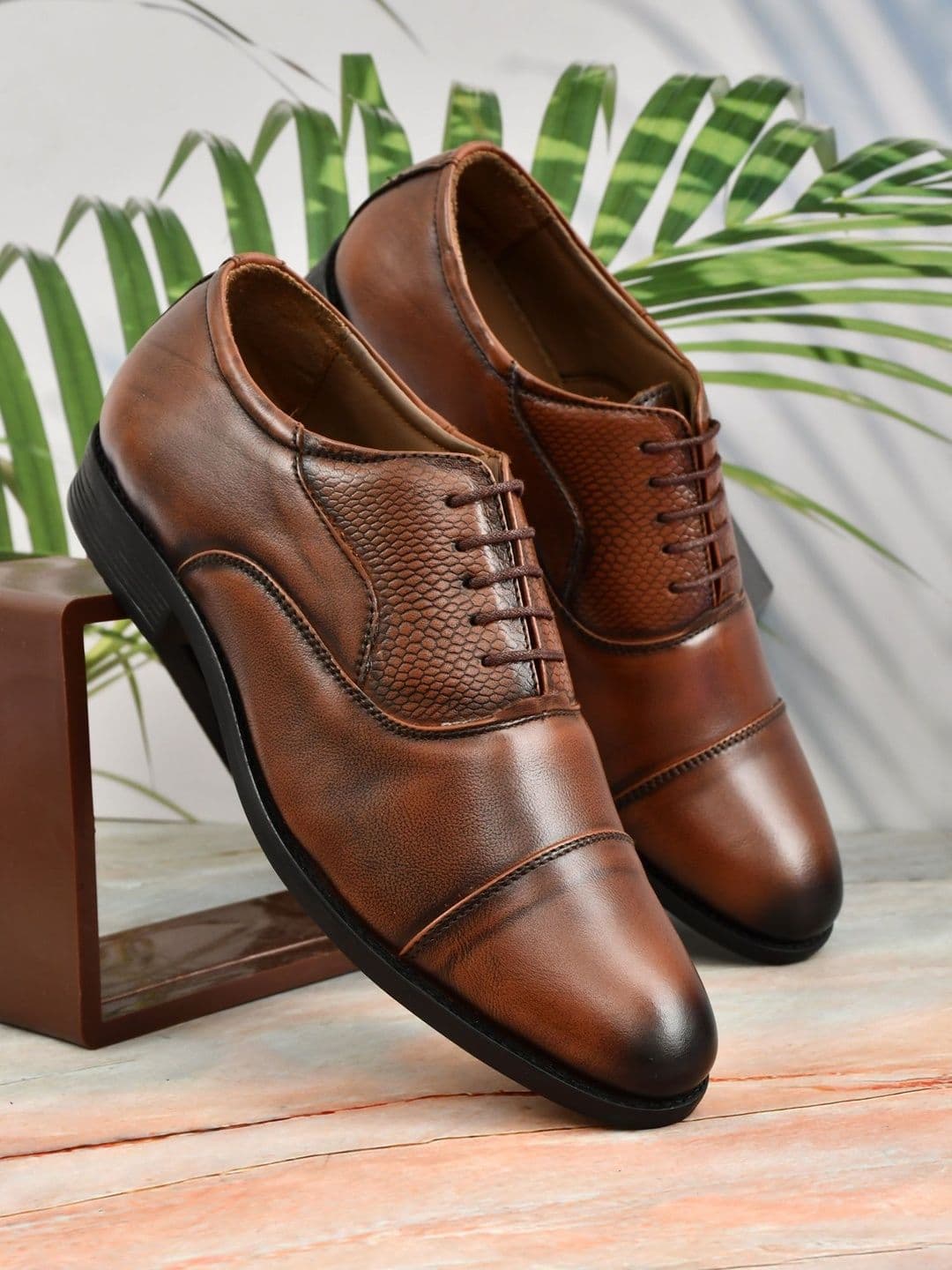 LABBIN Men Leather Pointed Toe Lace-Ups Formal Oxfords - view 1