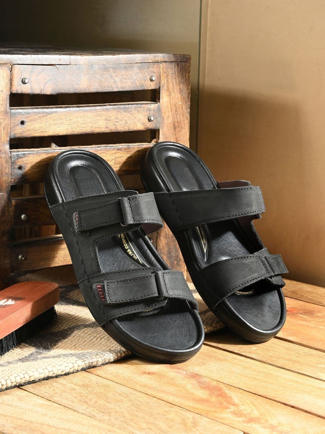 The Roadster Lifestyle Co
Men Leather Sandals - view 1