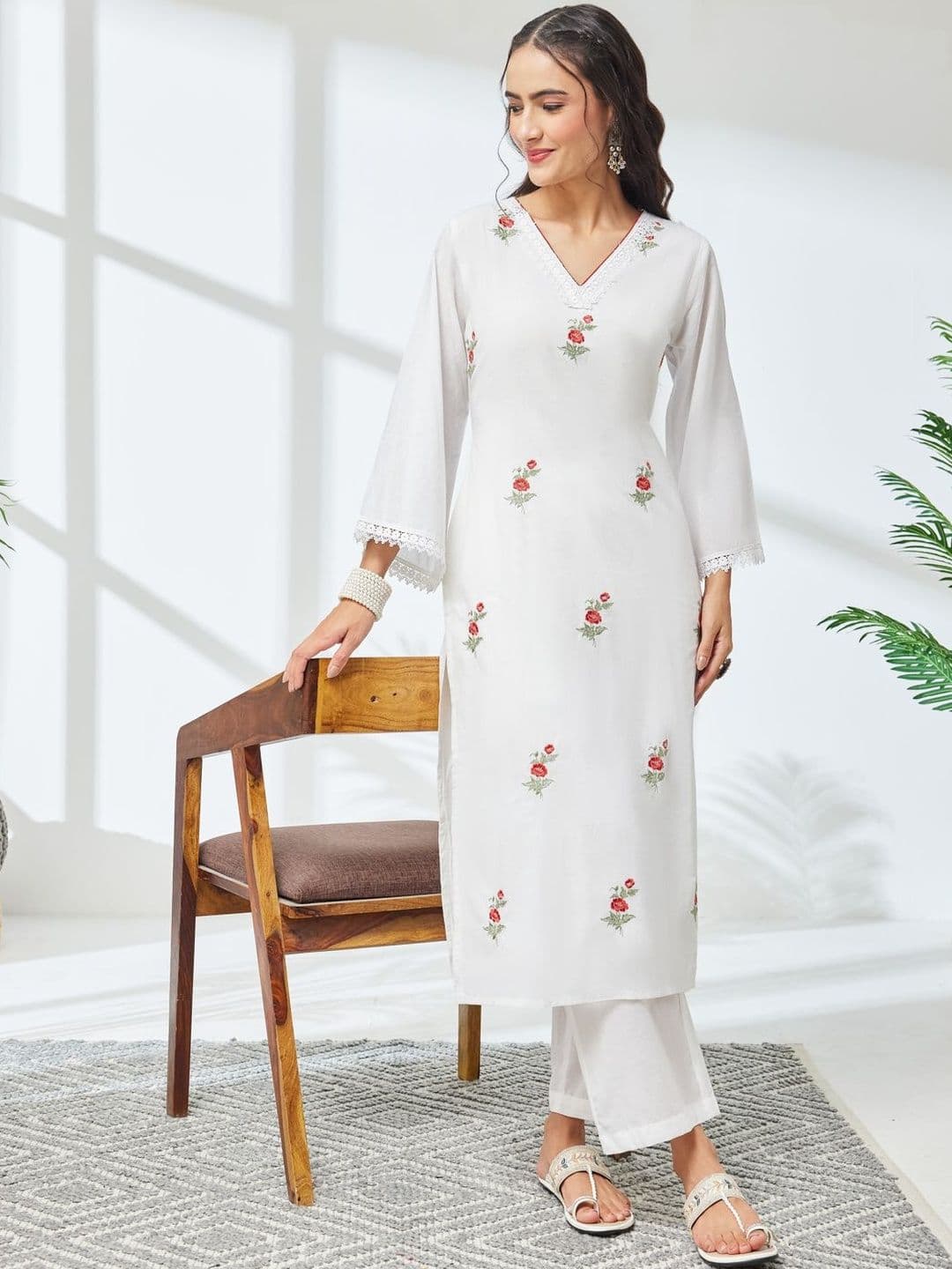 Janasya Women Ethnic Motifs Embroidered Regular Thread Work Kurta with Trousers - view 1