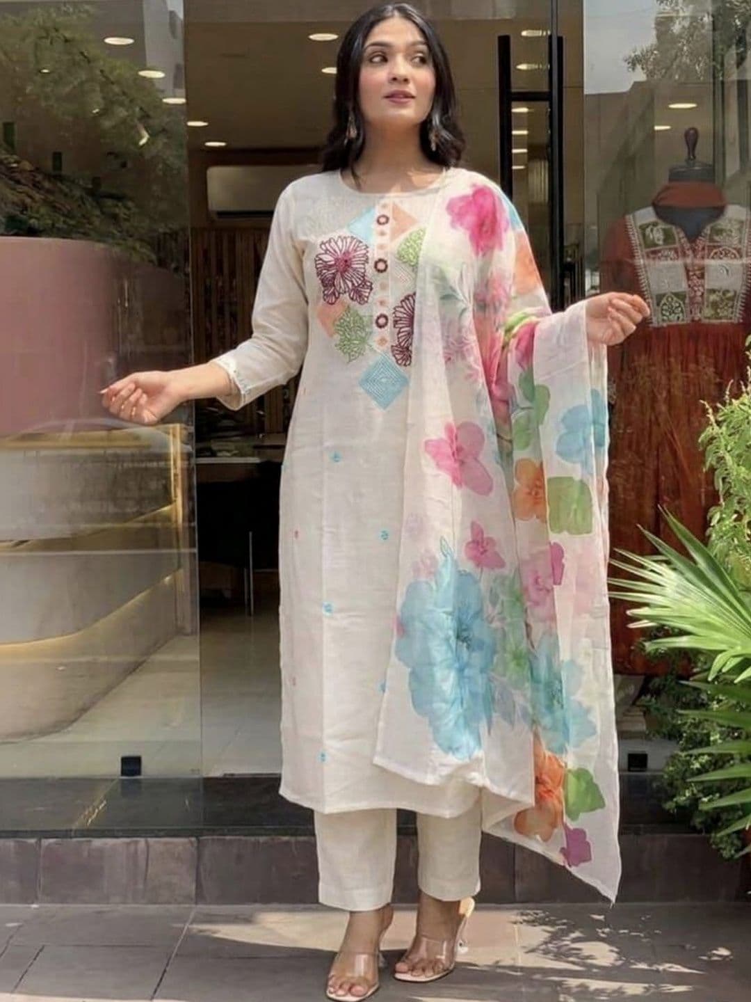 TIBAKKDI Women Floral Embroidered Regular Thread Work Pure Cotton Kurta with Trousers & With Dupatta - view 1