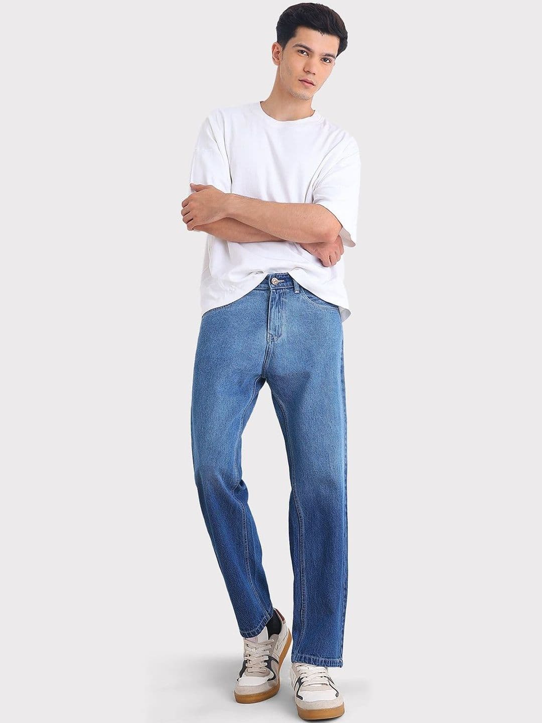 Hence Men Loose Mid-Rise Light Fade Jeans