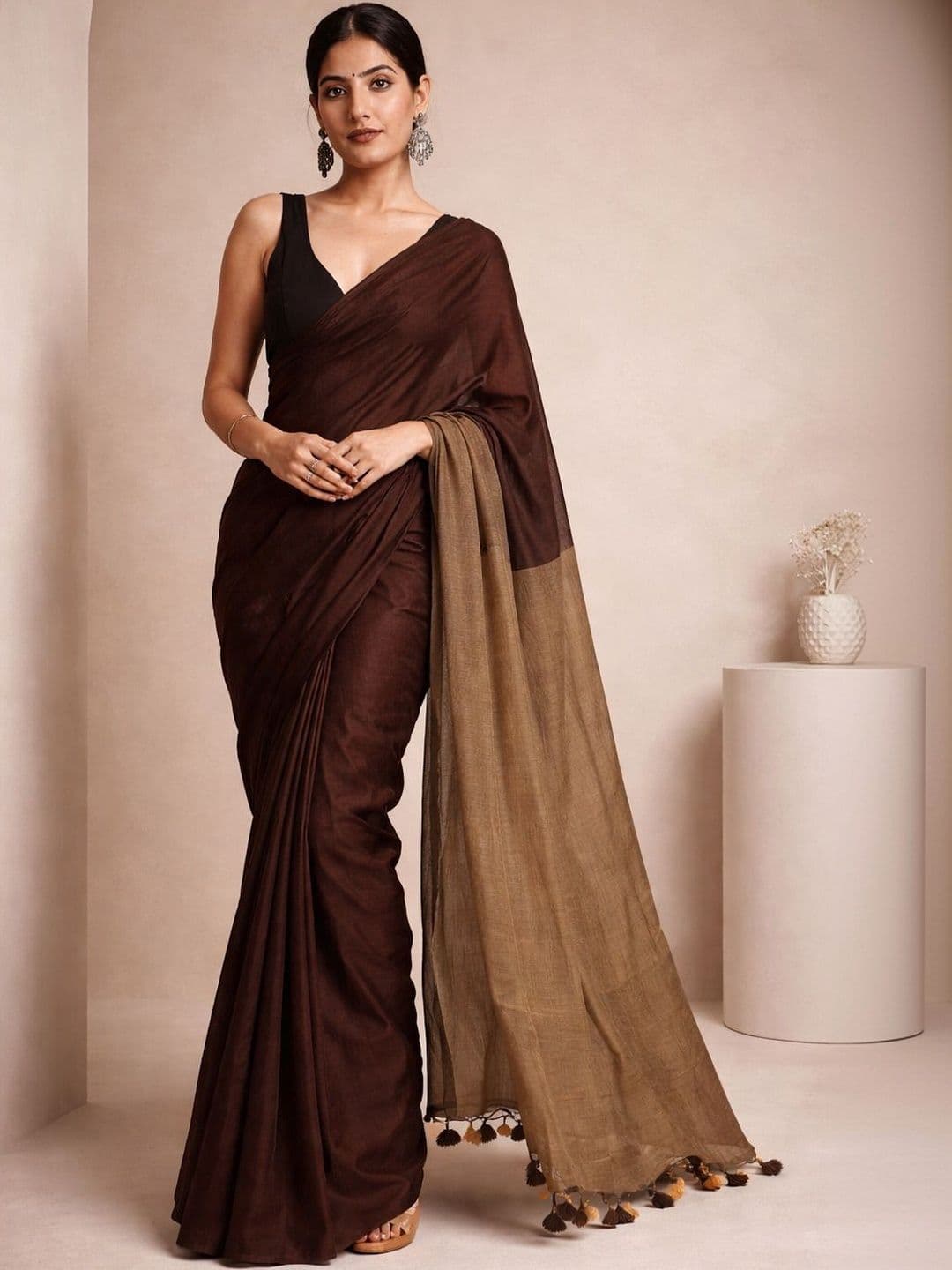 Sangria Handloom Khadi Cotton Contrast Pallu Thread Latkans Sarees - view 1