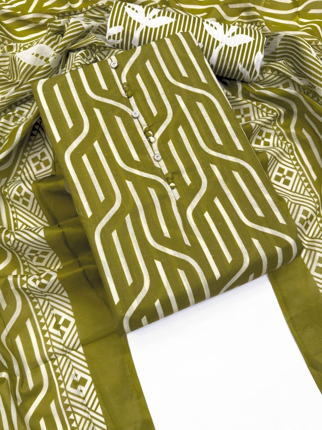 FashionsEye Printed Pure Cotton Unstitched Dress Material - view 1