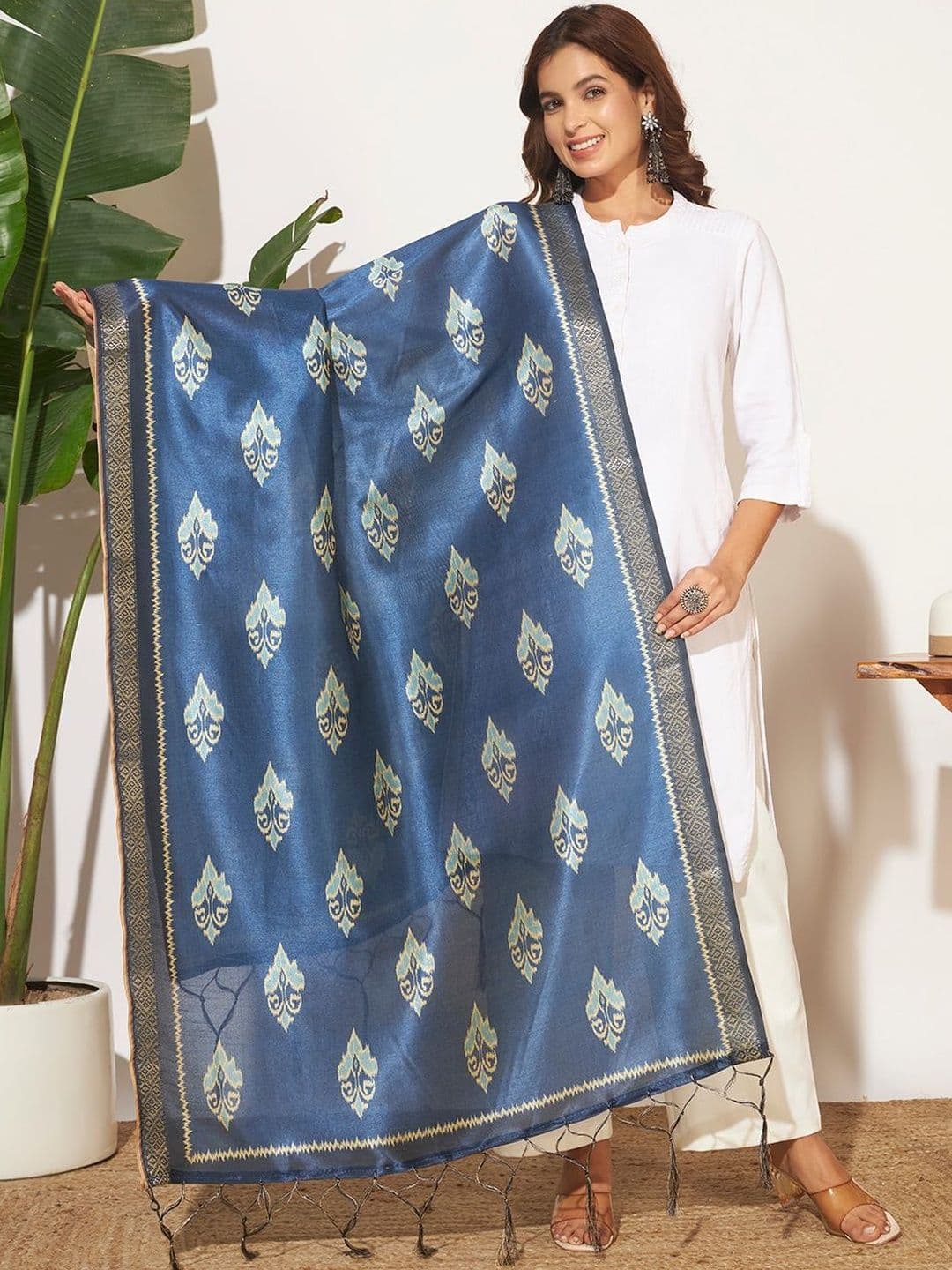 AKSHADEEP Printed Batik Dupatta with Zari - view 1
