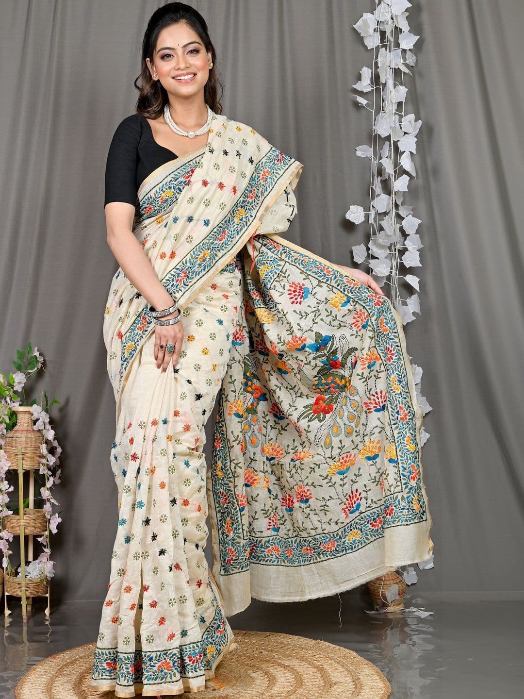 PuJoy Ethnic Motifs Sequinned Handloom Taant Saree - view 1