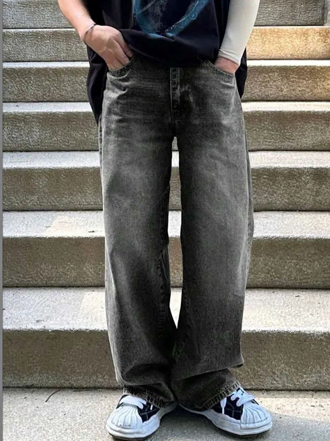 Kotty Men Wide Leg Mid-Rise Light Fade Stretchable Jeans - view 1
