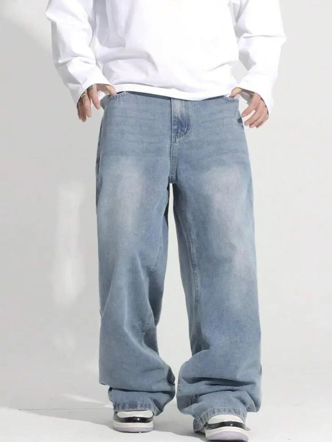 Kotty Men Wide Leg Low-Rise Light Fade Stretchable Jeans - view 1