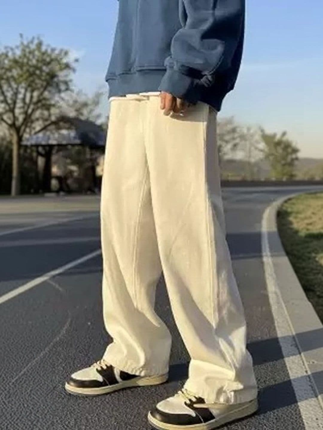 WOOMNY Men Regular Fit Mid-Rise Jeans - view 1