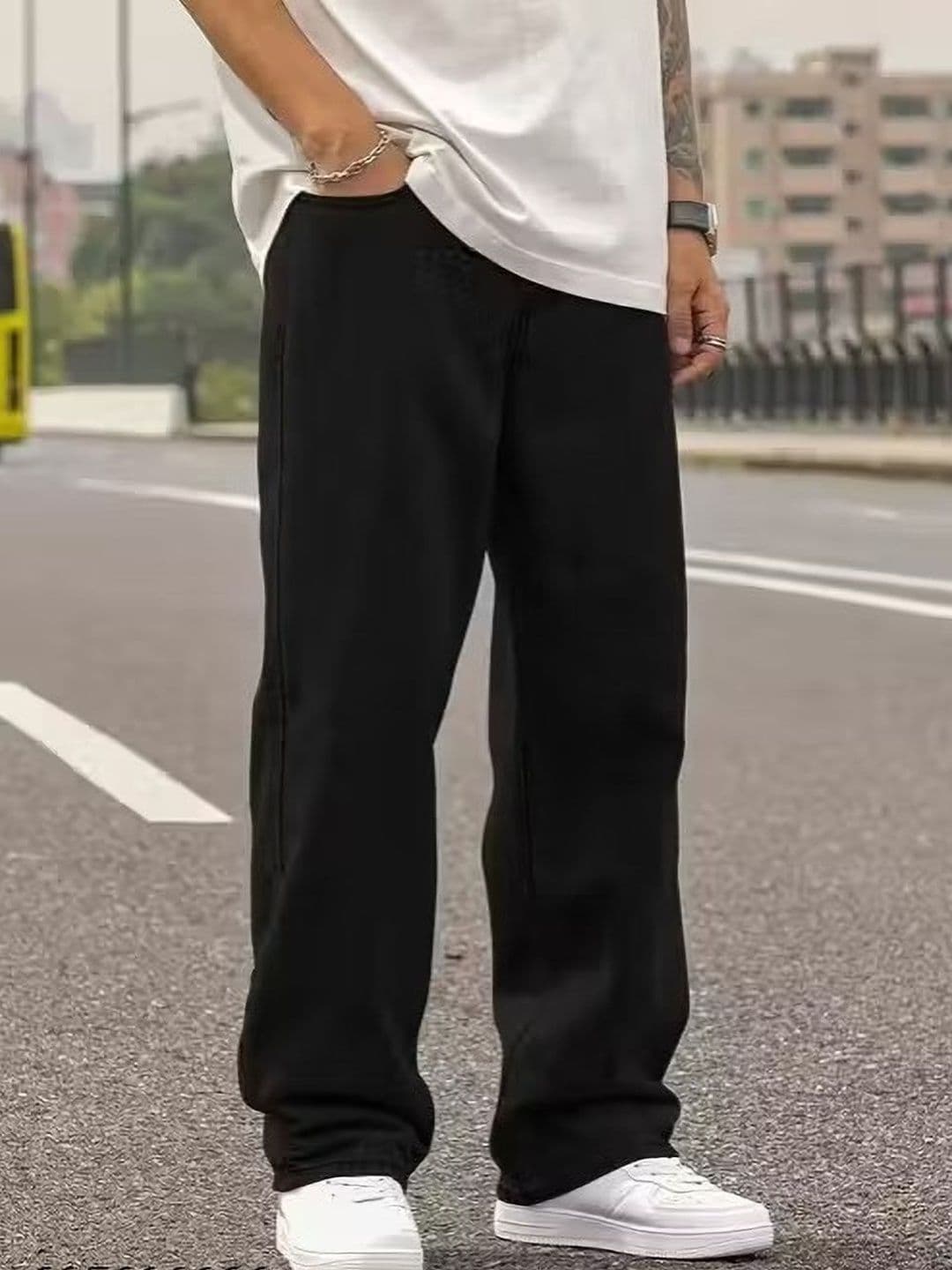 WOOMNY Men Regular Fit Mid-Rise Jeans - view 1