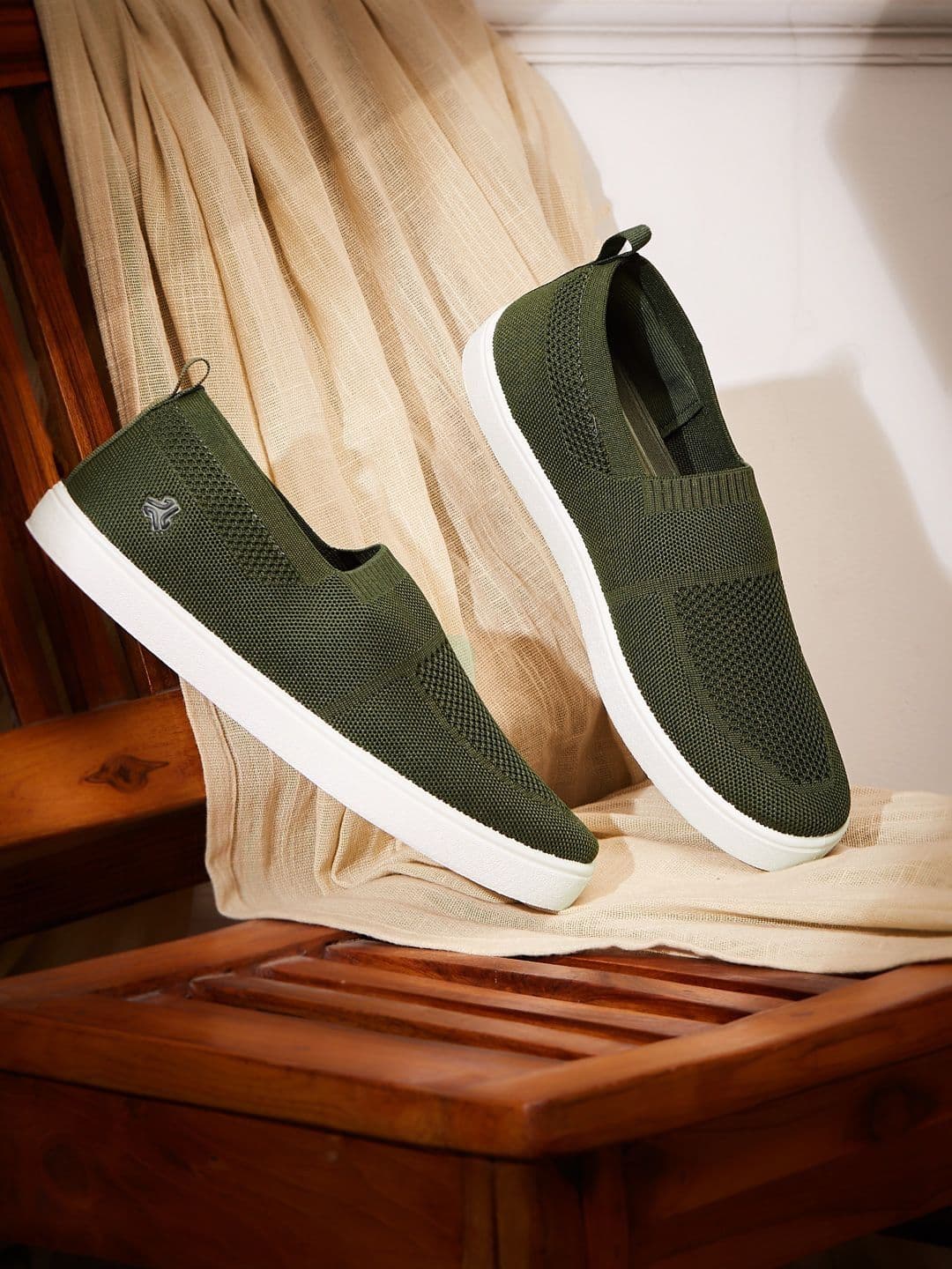 Campus AXTO Men Mesh Walking Non-Marking Shoes - view 1