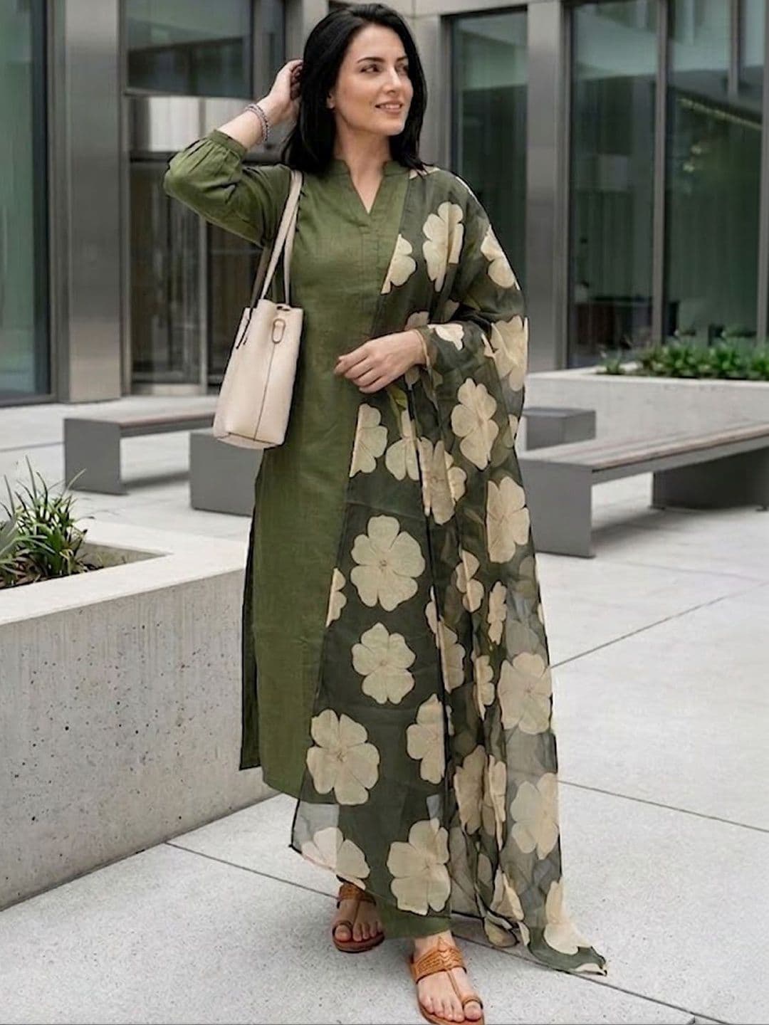 Varanga Women Regular Kurta with Trousers & With Dupatta - view 1