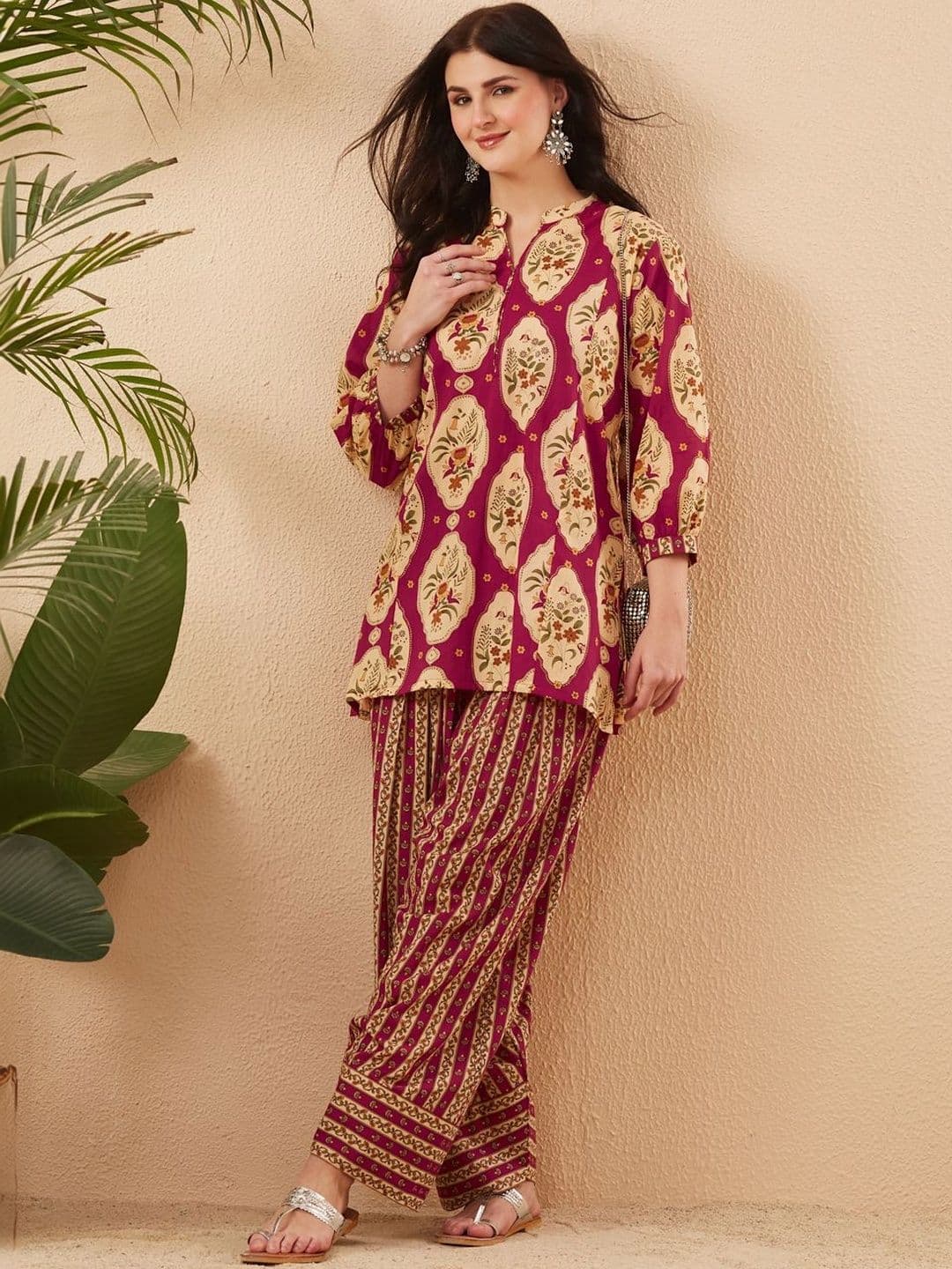 MOKOSH Women Cotton Floral Printed Short Kurta And Farsi Pant Set - view 1