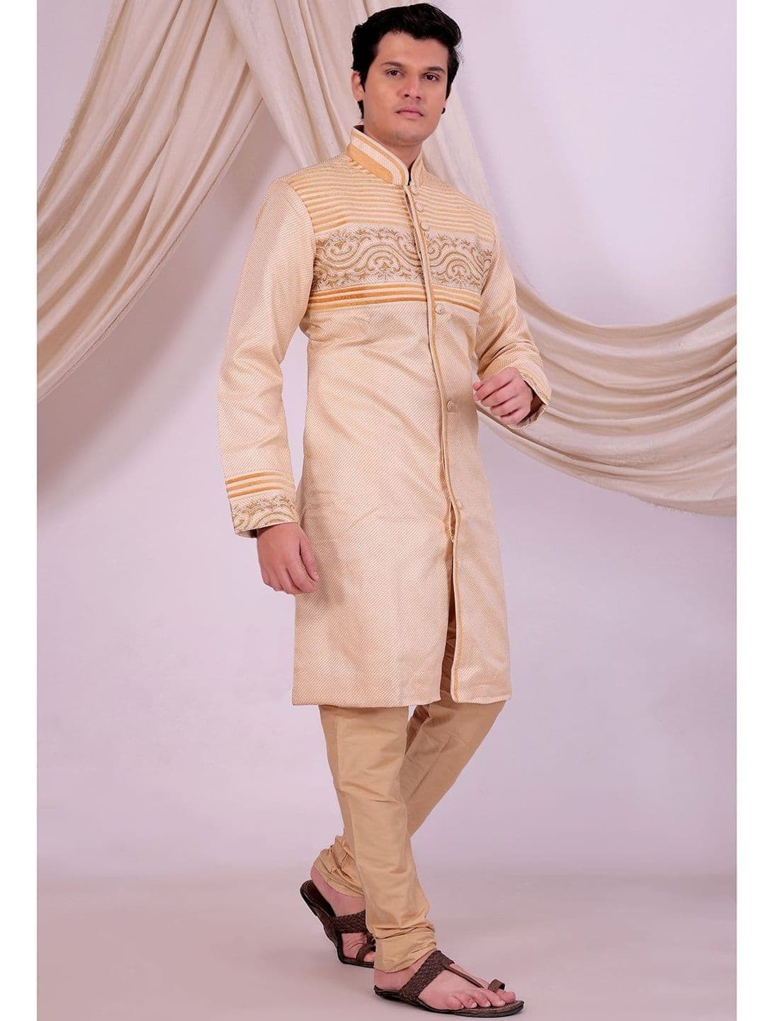 Desibutik Embroidered Mandarin Collar Sherwani - view 1