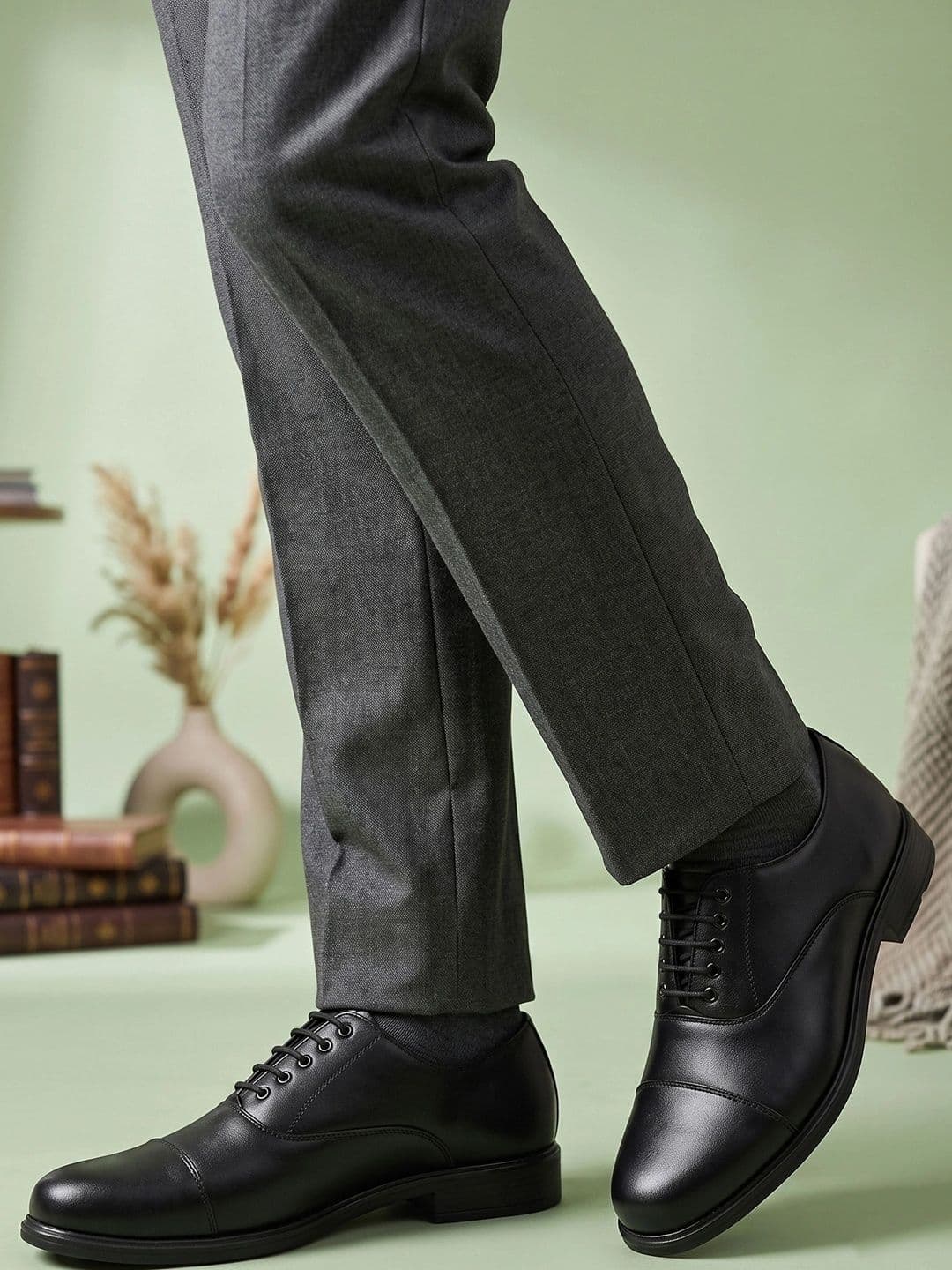BTOM Men Formal Oxfords - view 1