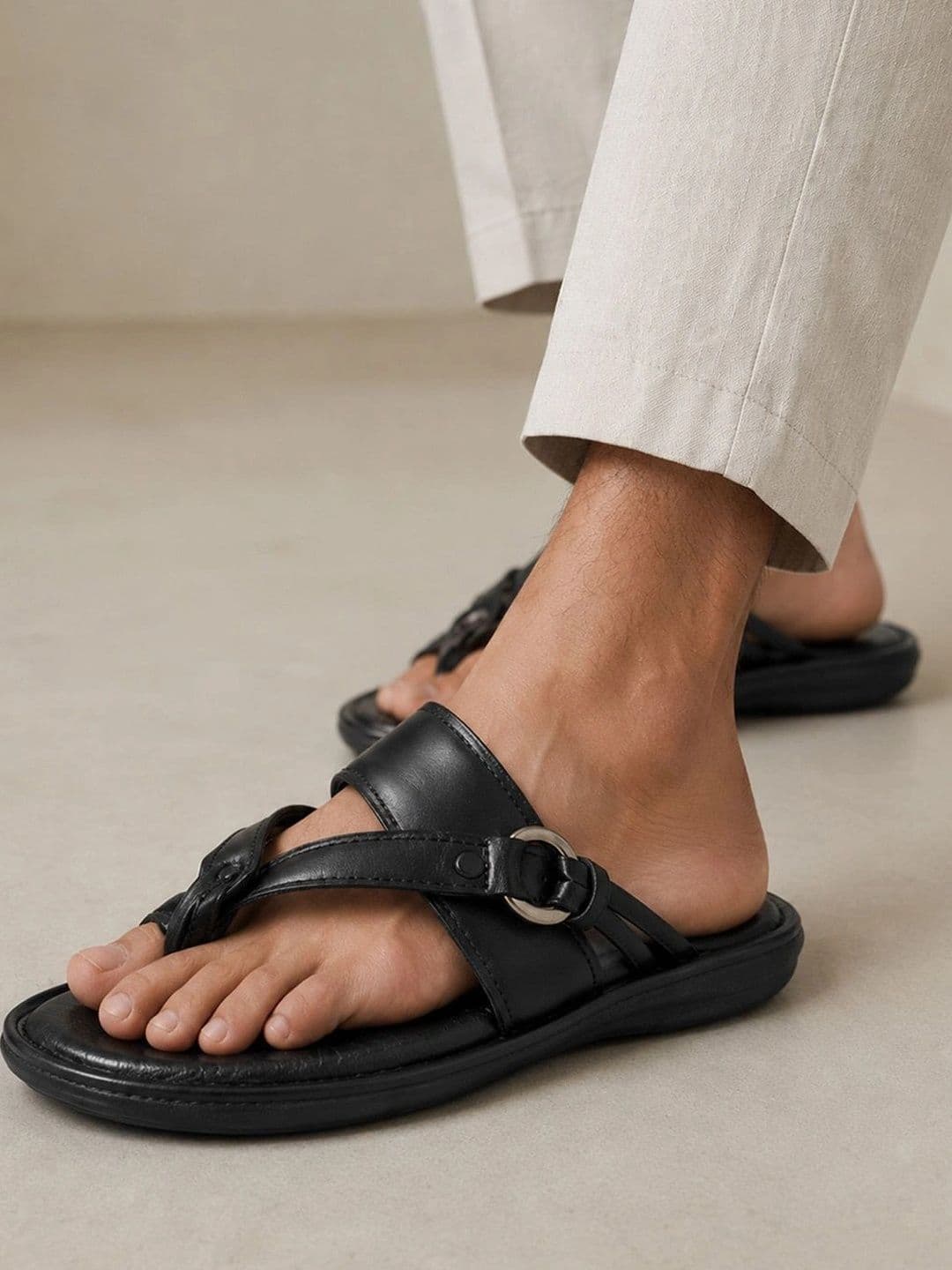 Zoom Shoes Men Textured Leather Comfort Sandals - view 1