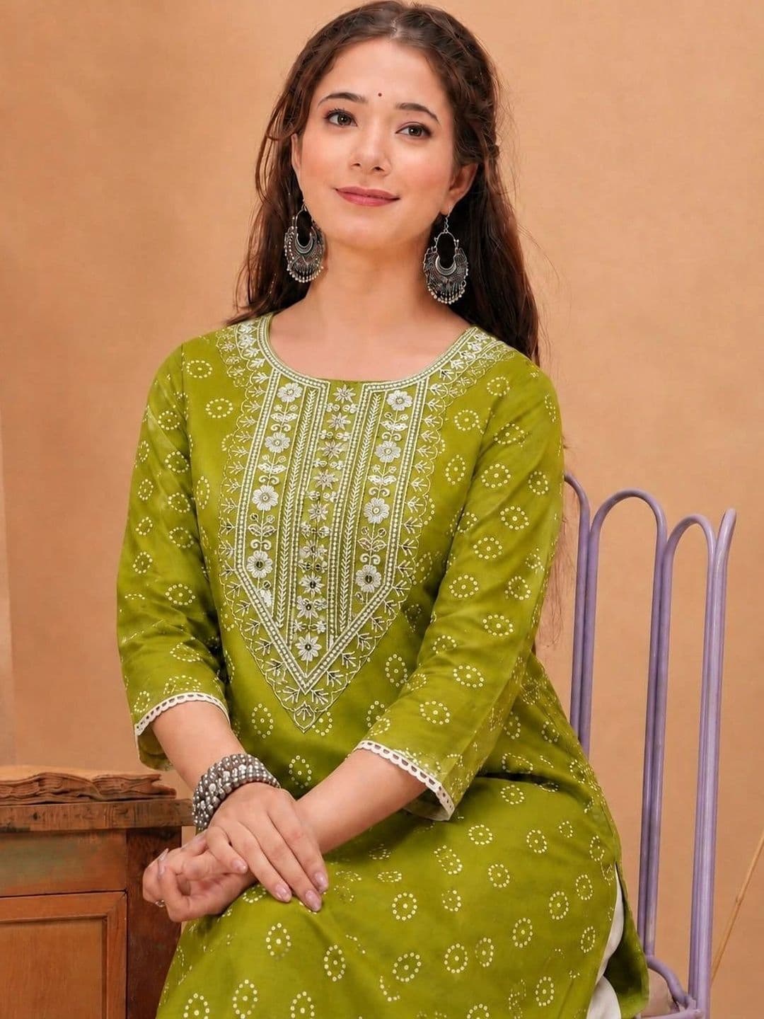 KKOUTFITS Women Ethnic Motifs Embroidered Thread Work Kurta - view 1