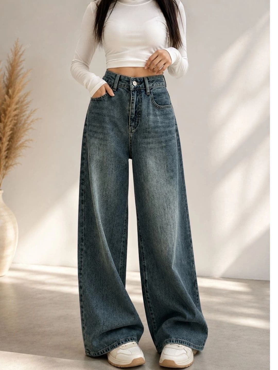 SOULNITY Women Wide Leg High-Rise Low Distress Jeans - view 1