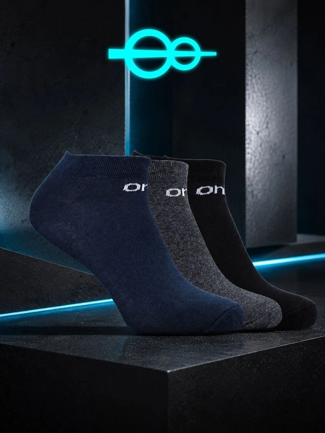One8 Men Pack of 3 Sports Socks HEIQ Anti-Odour Comfort Grip & Breathable Sock - view 1