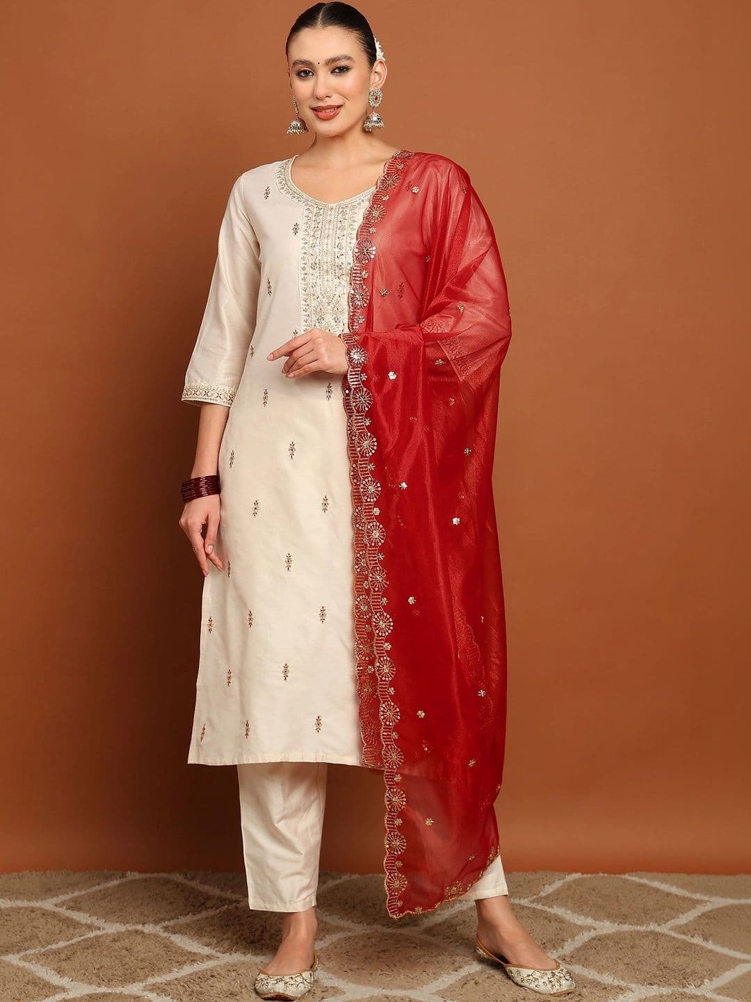 Dulha Dulhan Ethnic Motifs Dupatta with Sequinned - view 1