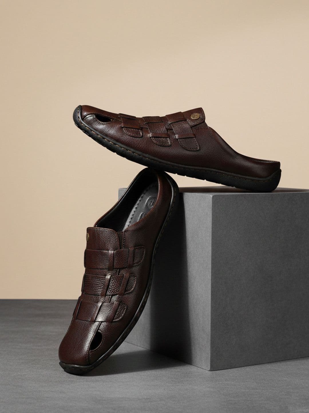Buckaroo Men Leather Comfort Sandals - view 1