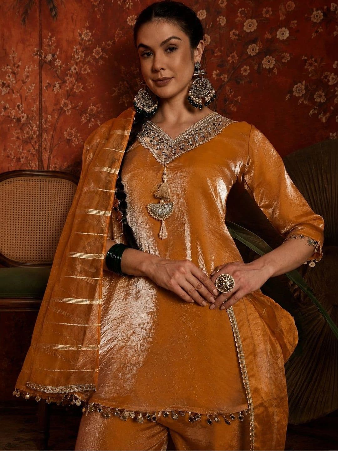 Sangria Women Regular Thread Work Pure Silk Kurta with Palazzos & With Dupatta - view 1