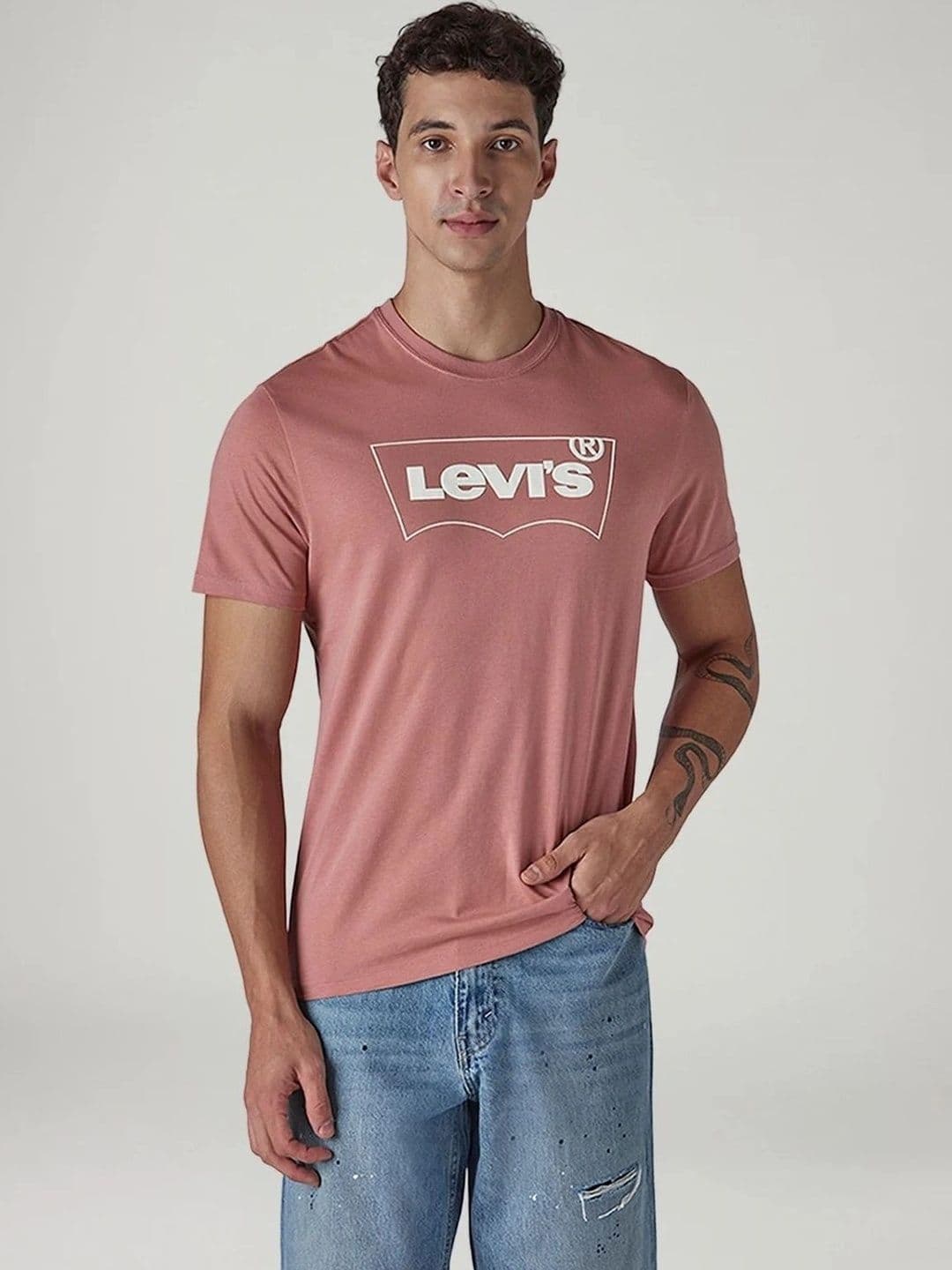 Levis Men Brand Logo Printed Slim Fit T-shirt - view 1