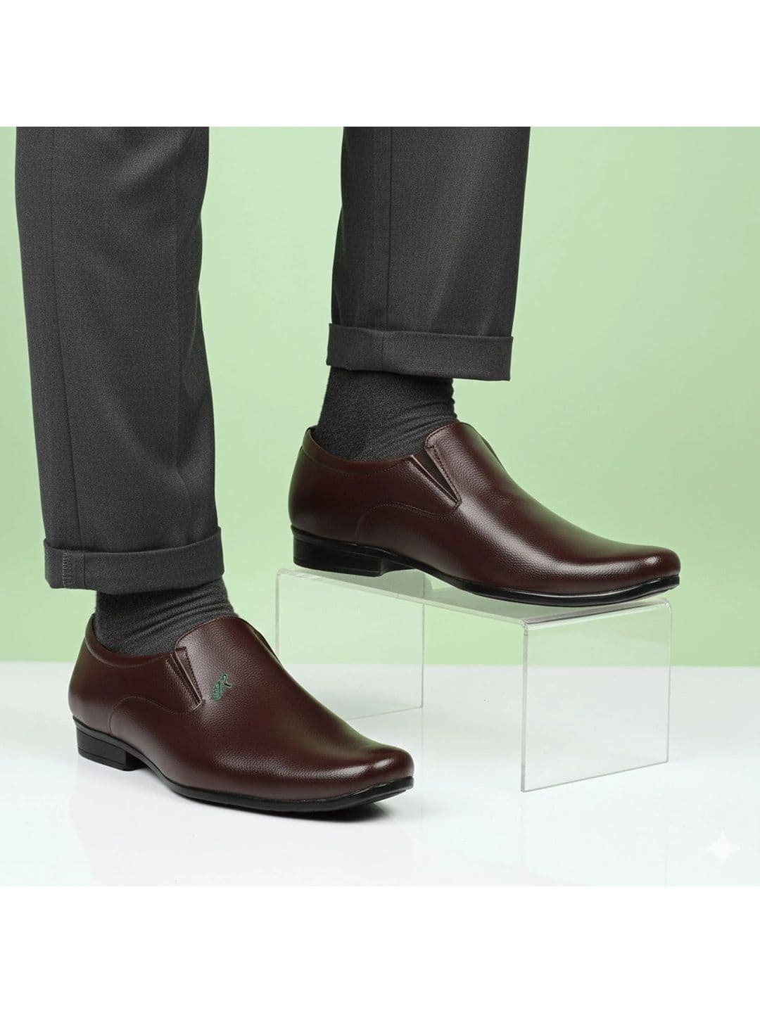 Vitoria Men Textured Pointed Toe Slip-On Formal Shoes With Cap - view 1