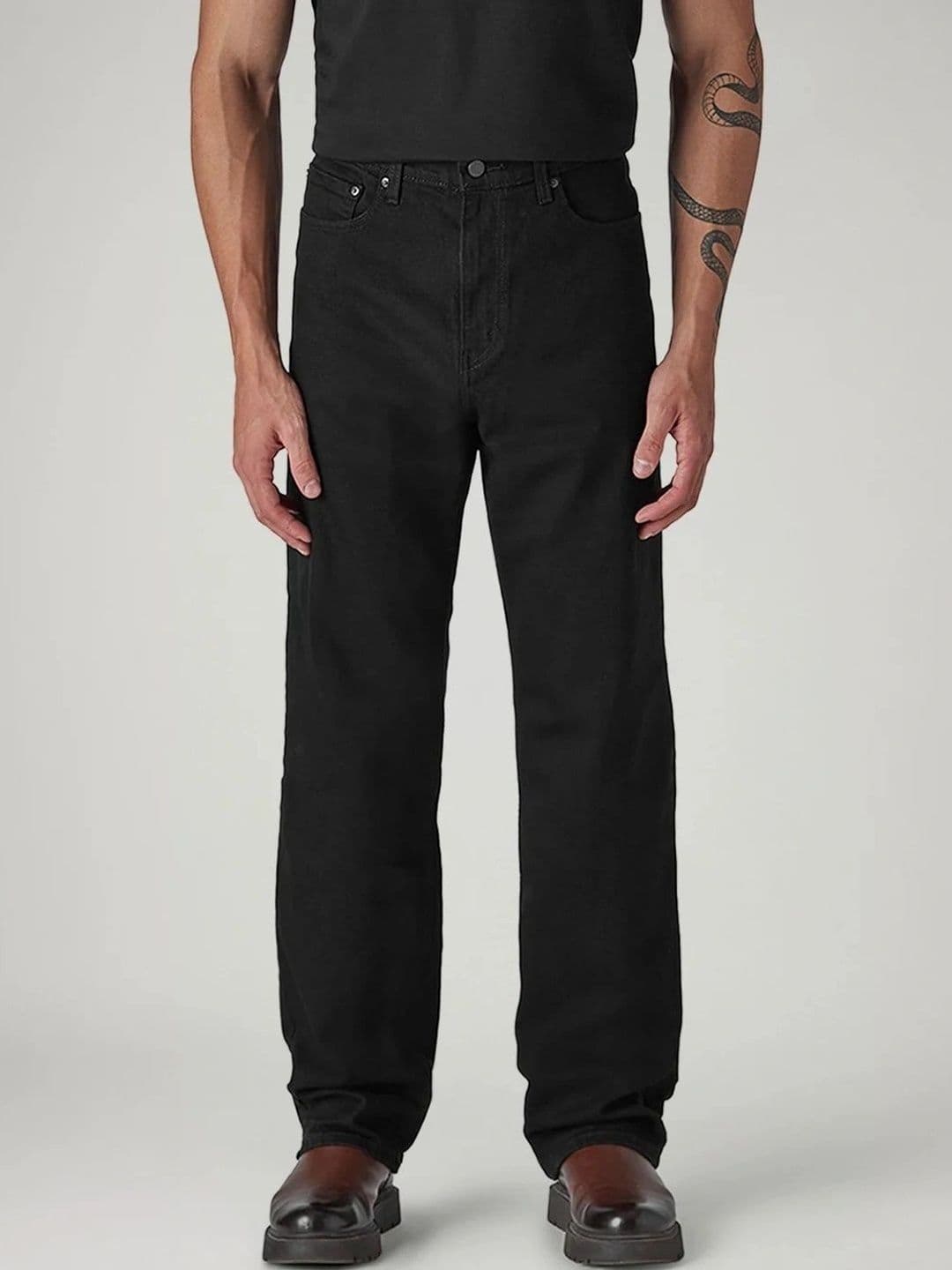 Levis Men Classic Relaxed Fit Mid-Rise Stretchable Jeans - view 1