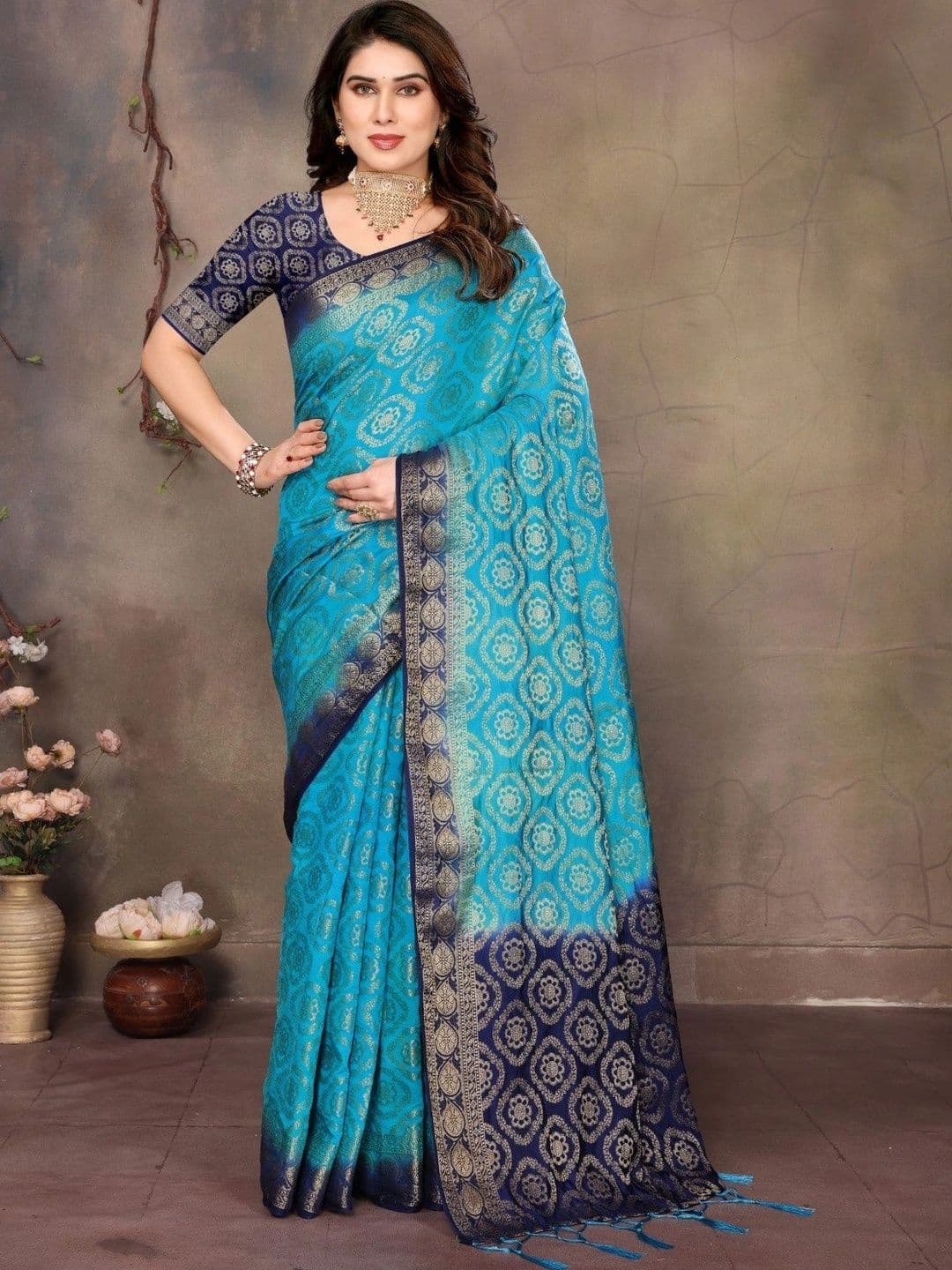 Sangria Woven Design Zari Silk Blend Banarasi Saree - view 1