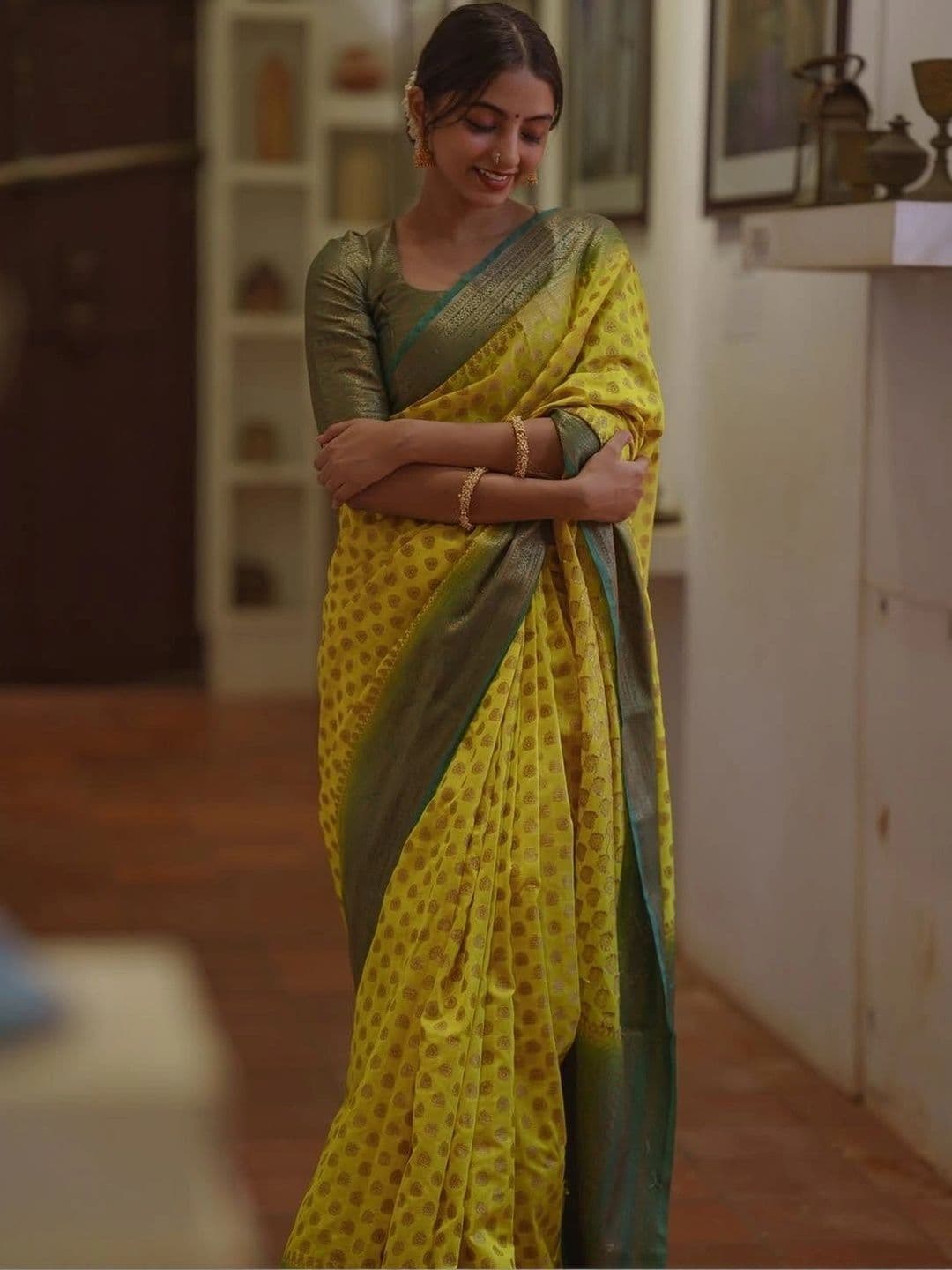 JIVUBA Woven Design Zari Art Silk Designer Banarasi Saree - view 1