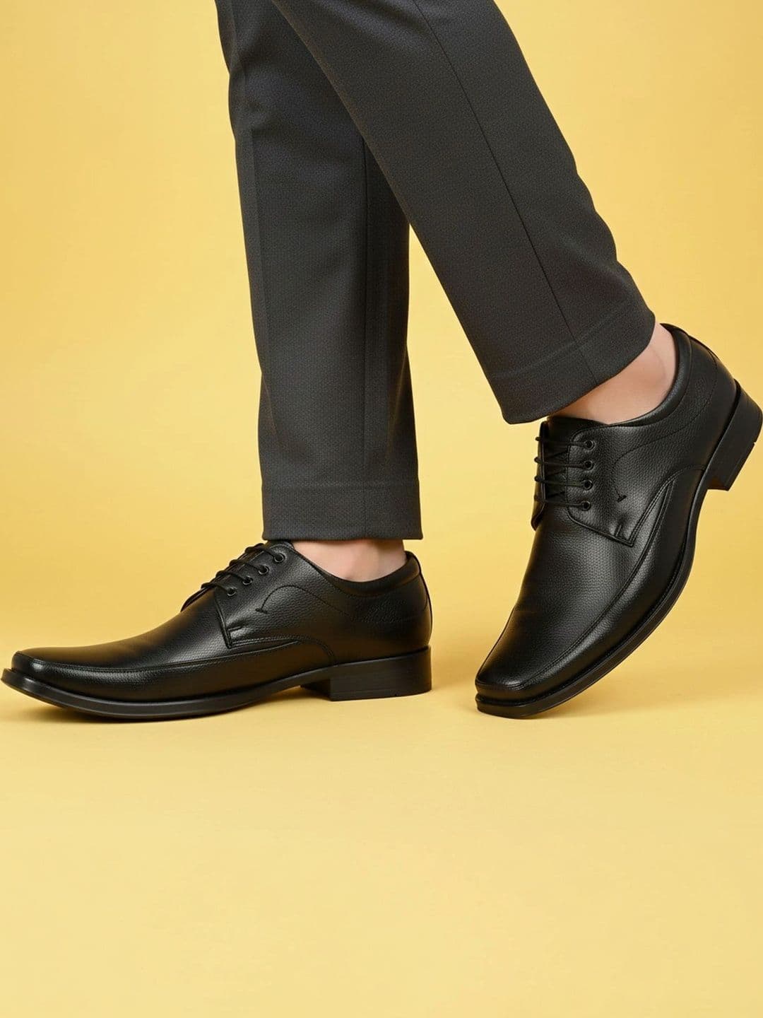 Vitoria Men Textured Square Toe Lace-Ups Derbys Formal Shoes With Cap - view 1