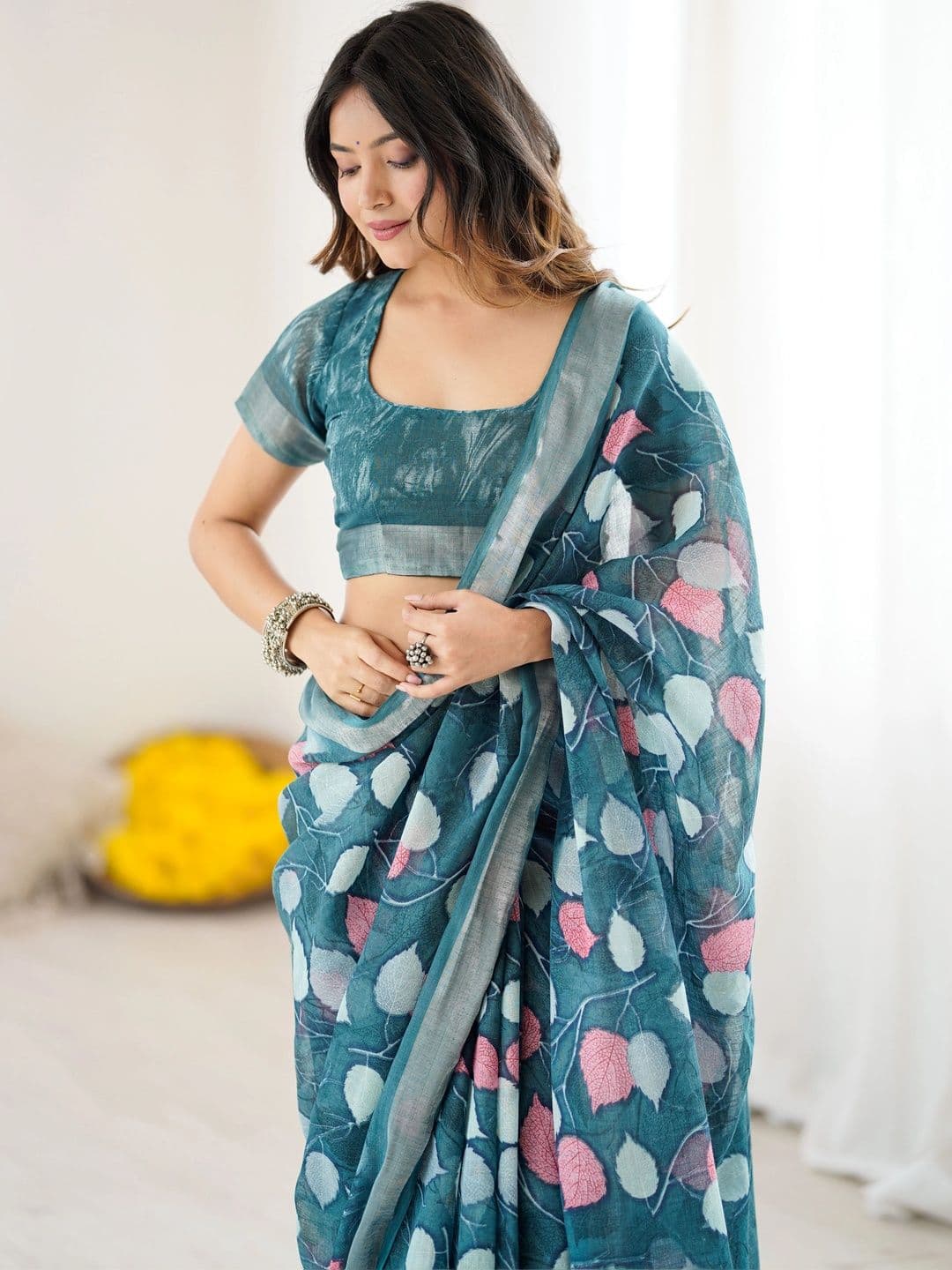 Meet Trendz Linen Blend Saree - view 1