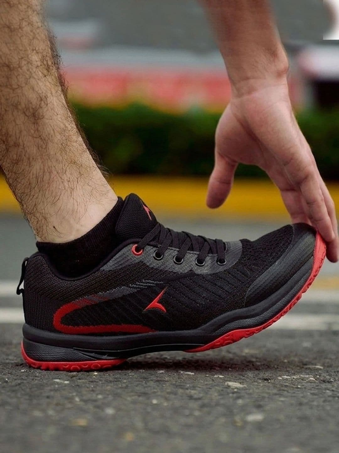 TRACER Smash Men Badminton Non-Marking Lace-Ups Sports Shoes - view 1